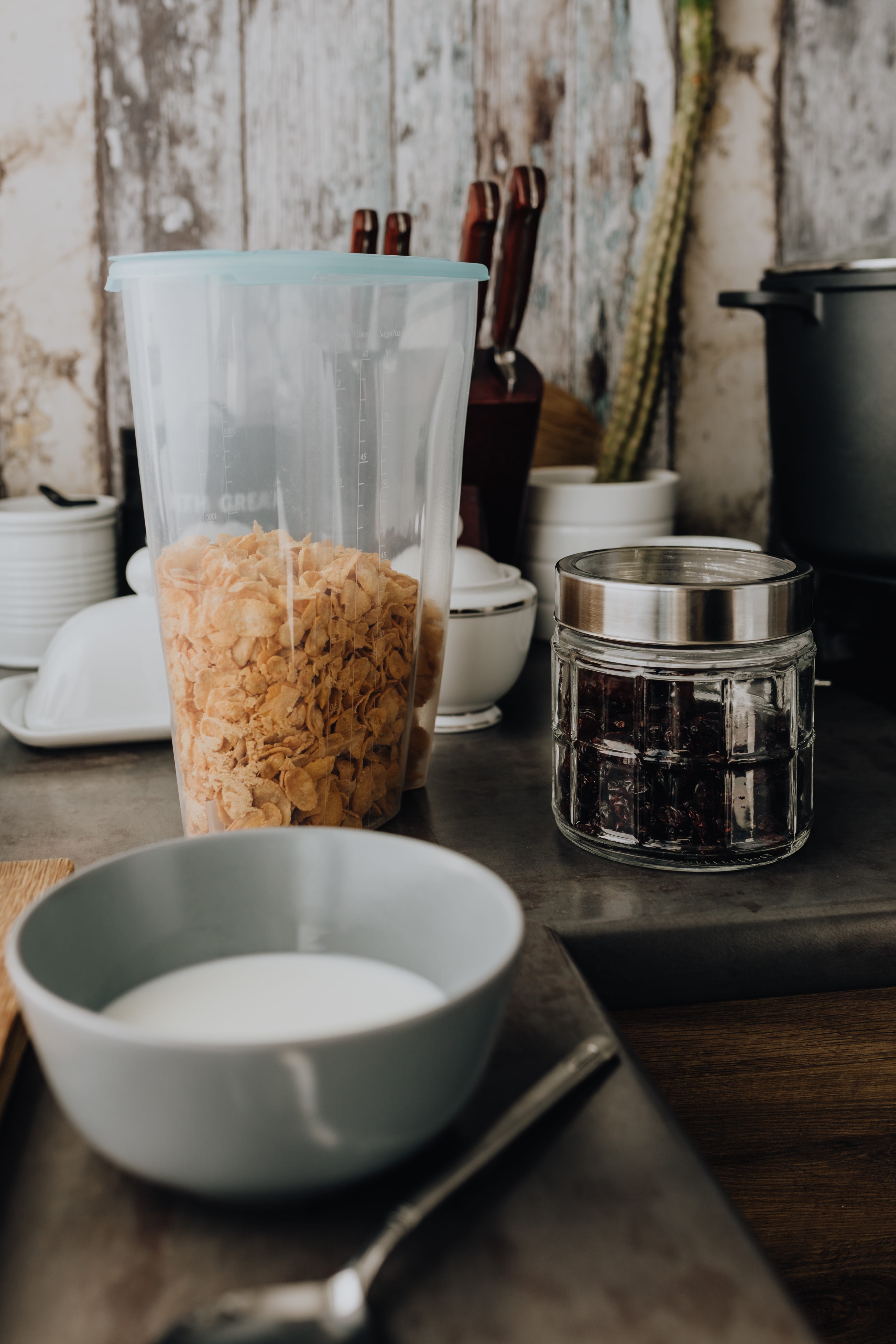 morning, refreshment, containers, still life, corn flakes, glass, container, food, no people, table, bowl, wood - material, drink, cereals, ingredient, Phone HD Wallpaper
