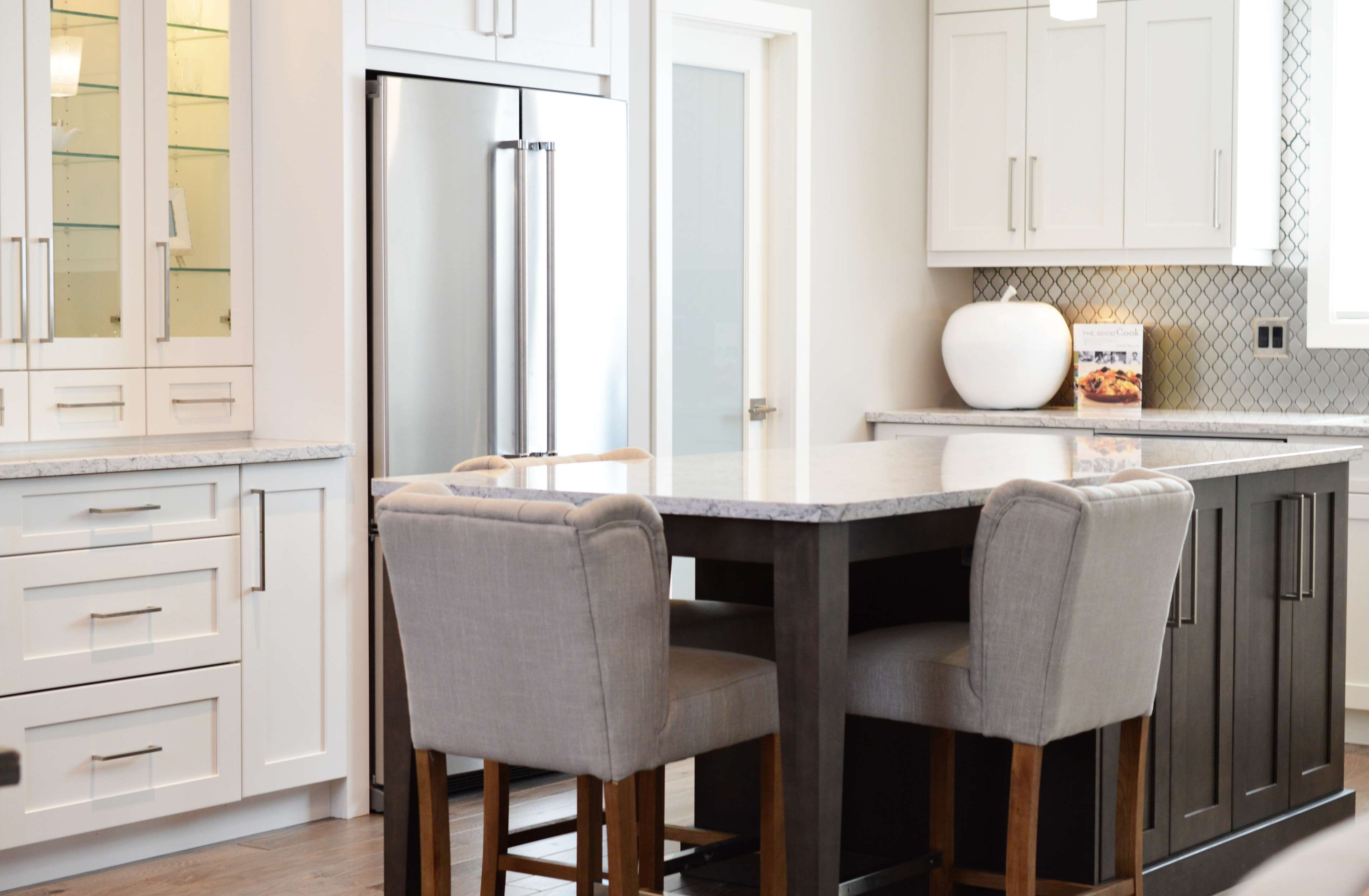 door, flooring, no people, indoors, cabinets, house, cupboard, apartment, seat, chair, empty, domestic kitchen, comfort, interior design, kitchen, home interior, HD Wallpaper