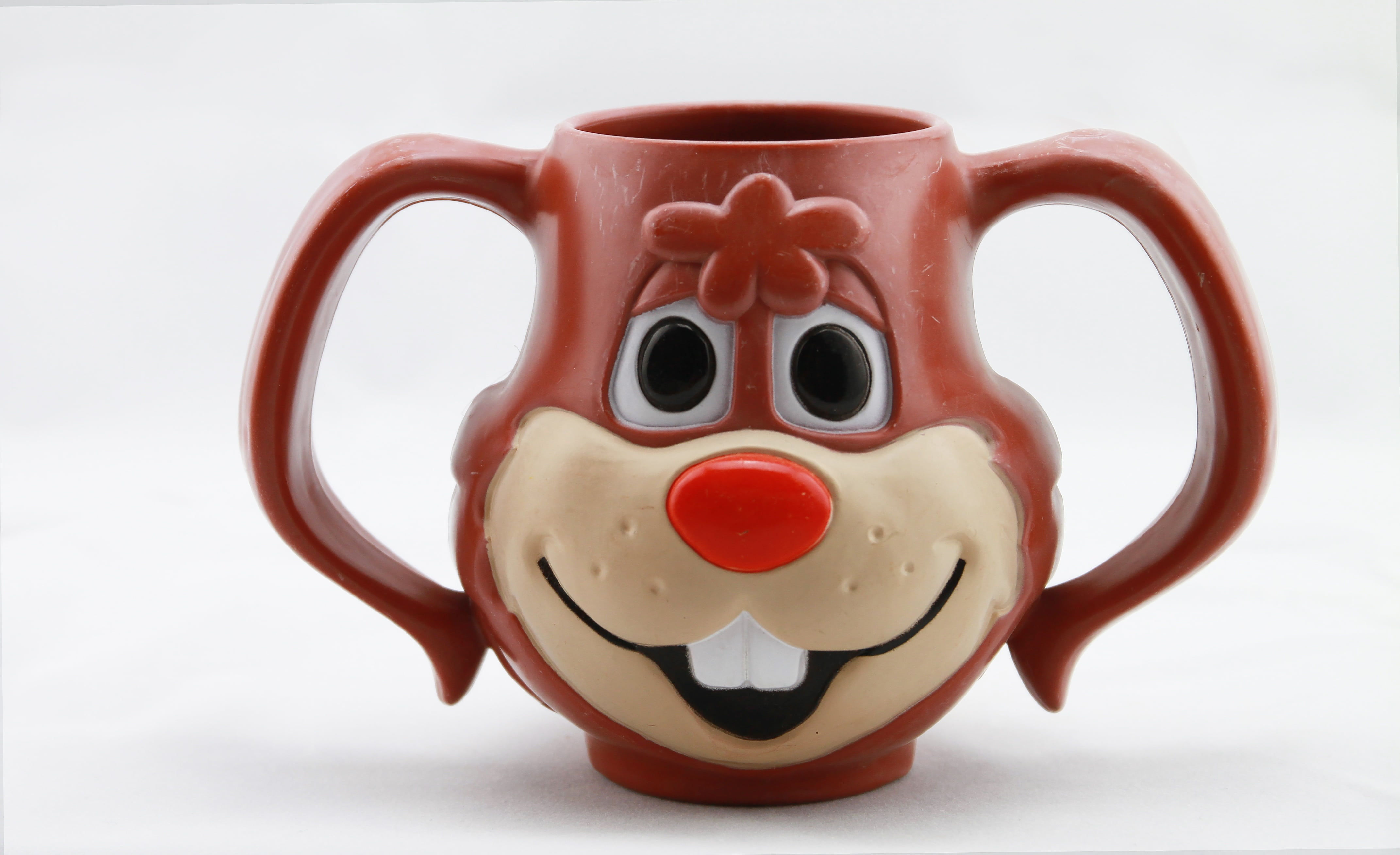childrens mug, single object, piggy bank, vase, ceramic, white, memorabilia, studio shot, animal themes, cup, finance, nestle quick mug front, art and craft, HD Wallpaper