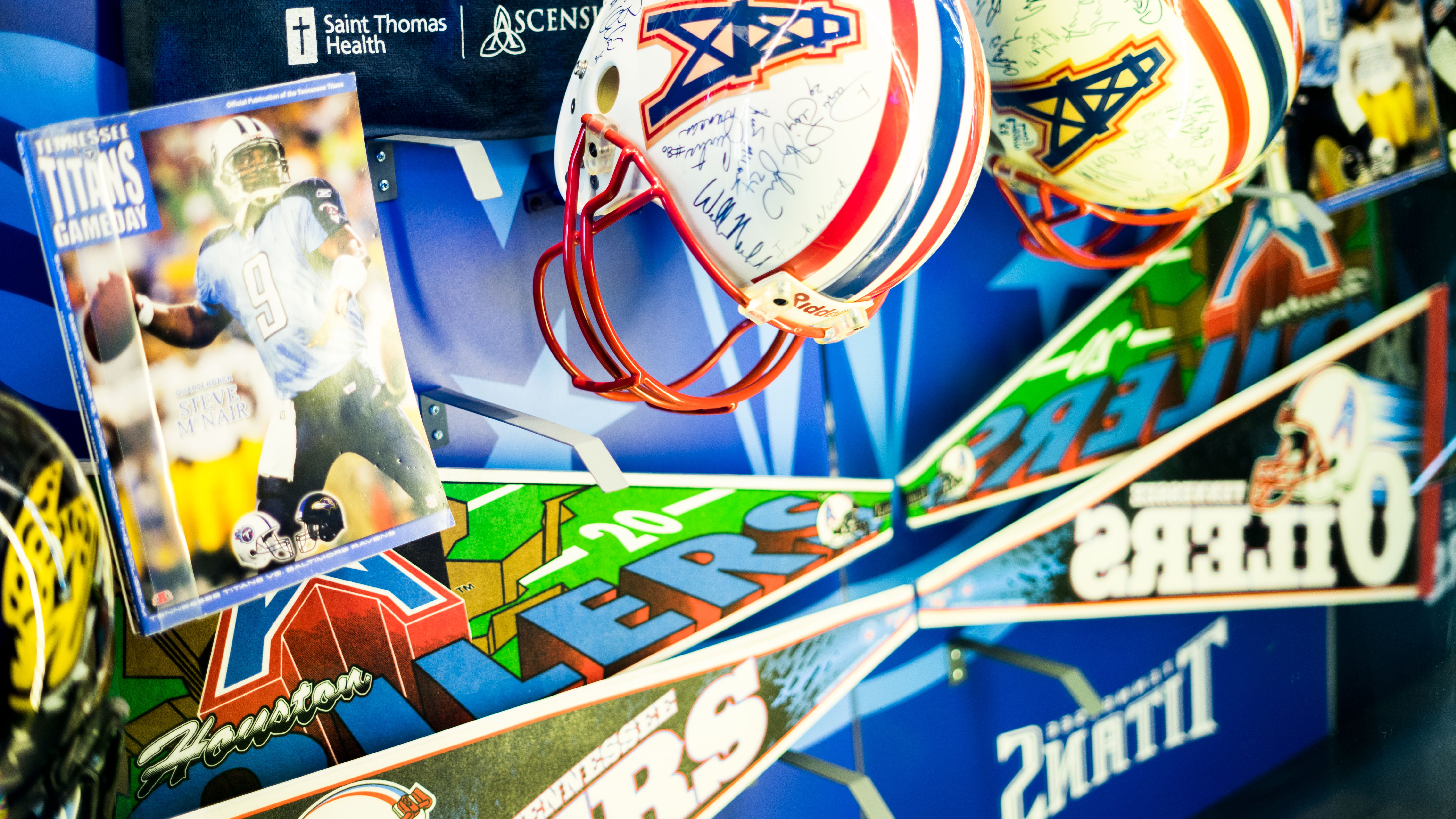 outdoors, football, communication, multi colored, retail, market, memorabilia, choice, day, technology, no people, number, text, sunlight, poster, metal, HD Wallpaper