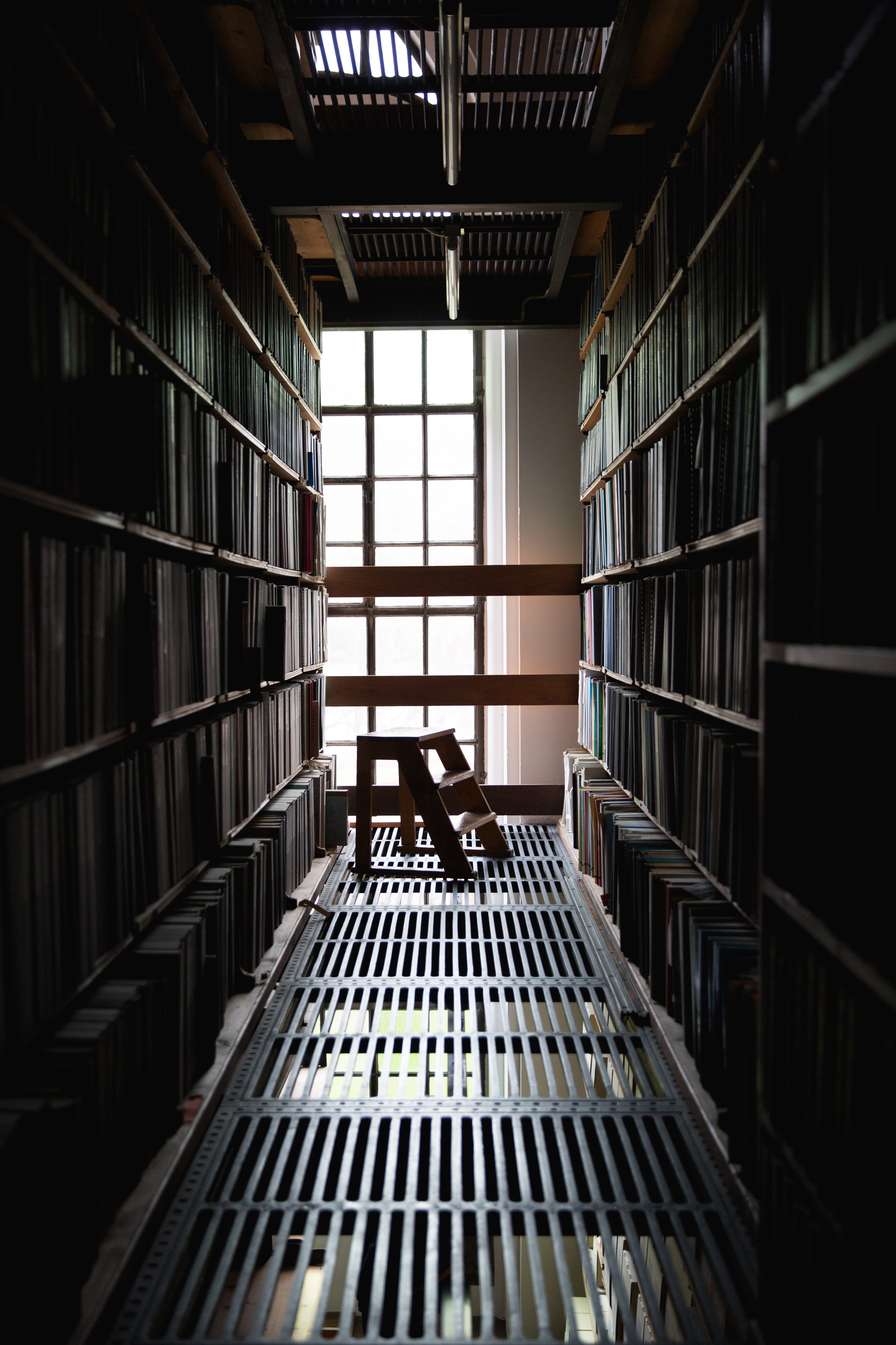 ceiling, abundance, shelf, mini, bookshelf, brown, stair, day, ladder, wooden, book, sunlight, nature, pattern, publication, bookshelves, shelves, in a row, Phone HD Wallpaper