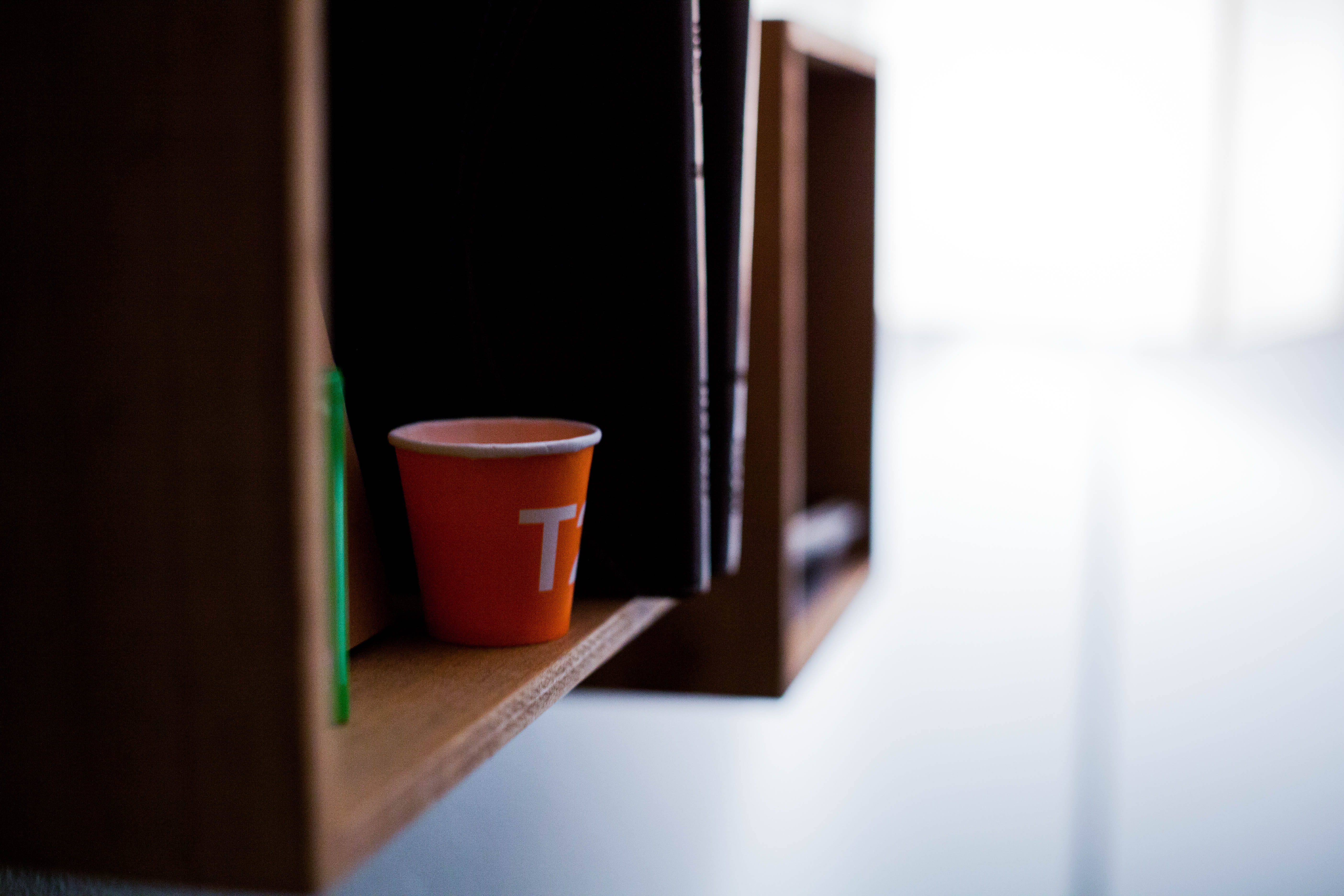 disposable cup, paper cup, absence, book, cup, tea, coffee - Drink, seat, t, orange, day, refreshment, hot drink, wooden, tea cup, food and drink, plastic, HD Wallpaper