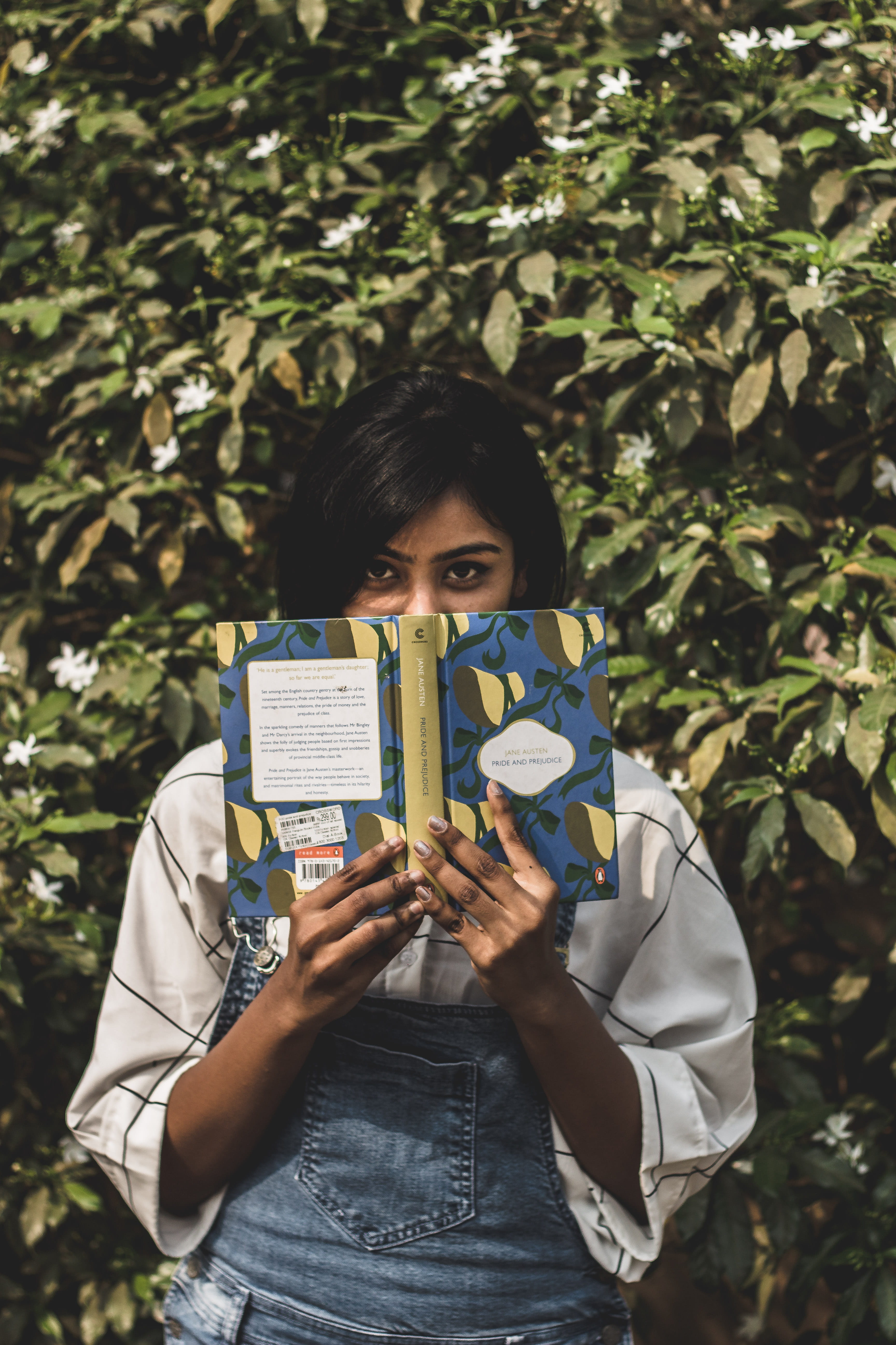 covering, front view, real people, day, front, hairstyle, outdoors, face, young women, 5K, teenager, leafed, girl, casual clothing, book, plant, one person, Phone HD Wallpaper