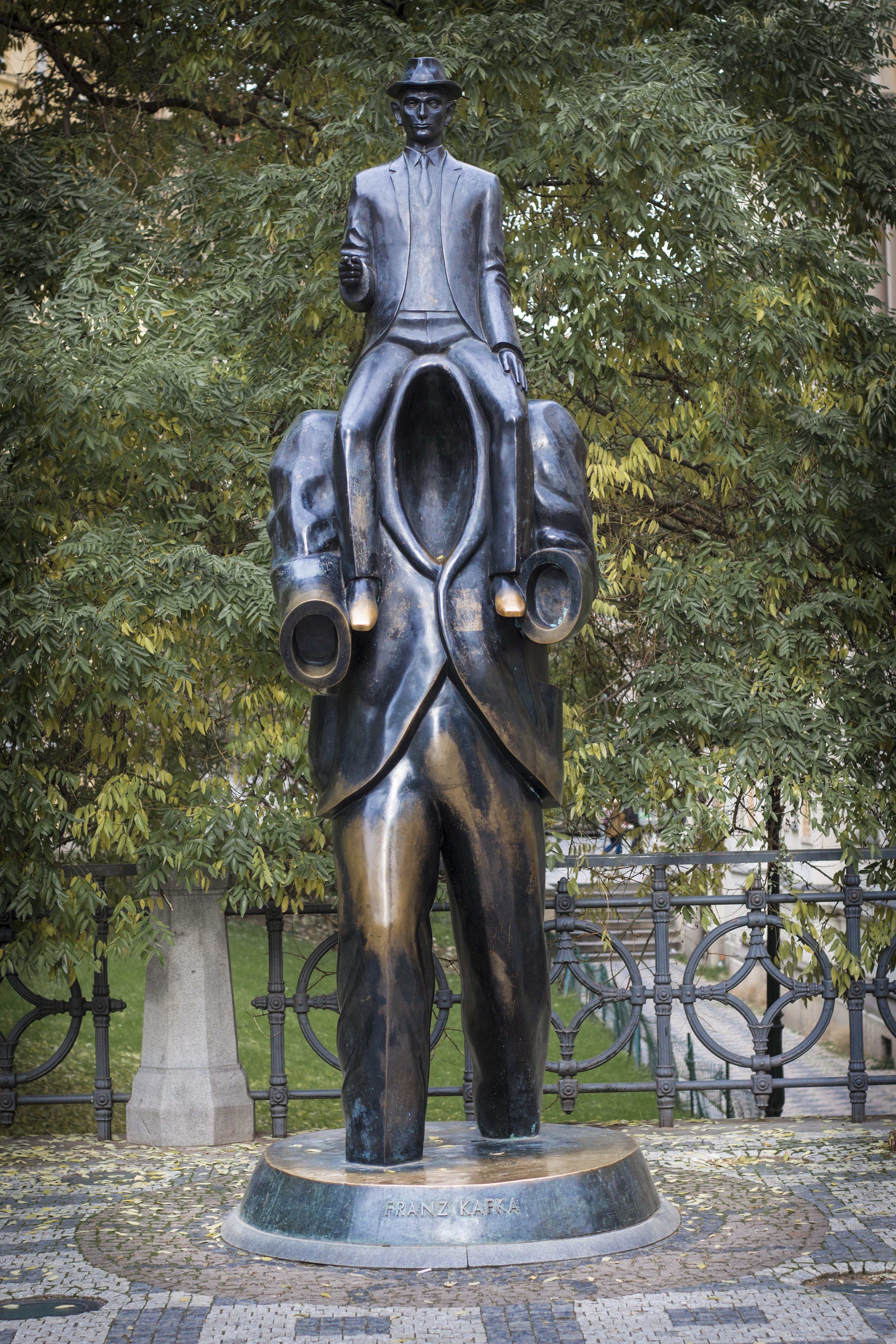 park, representation, day, 5K, plant, outdoors, art and craft, male likeness, history, memorial, tree, bronze - alloy, statue, sculpture, human representation, Phone HD Wallpaper