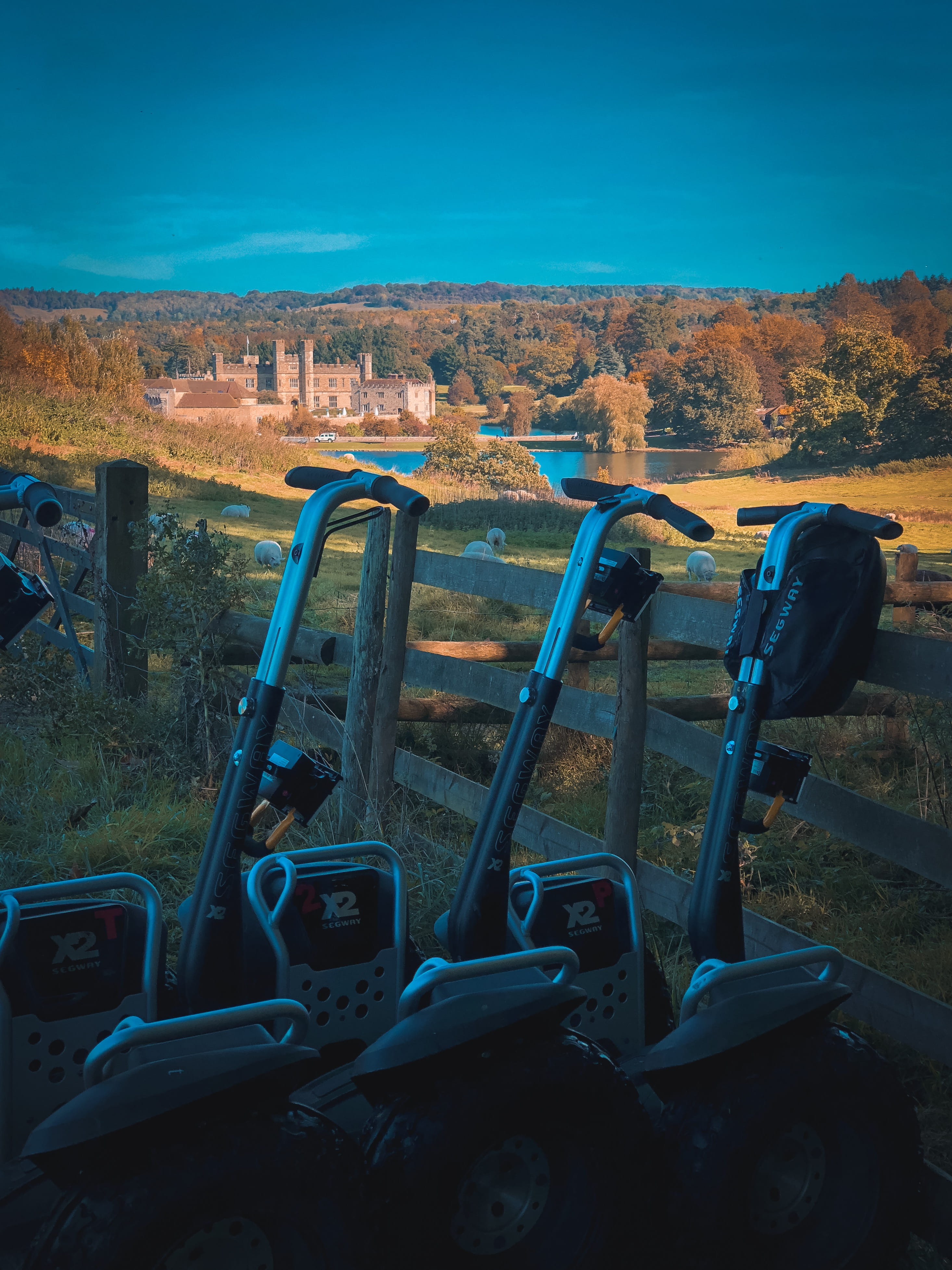 rusty, 4K, united kingdom, plant, transportation, sky, blue, landscape, nature, metal, old, environment, outdoors, day, leeds castle, sunlight, no people, Phone HD Wallpaper