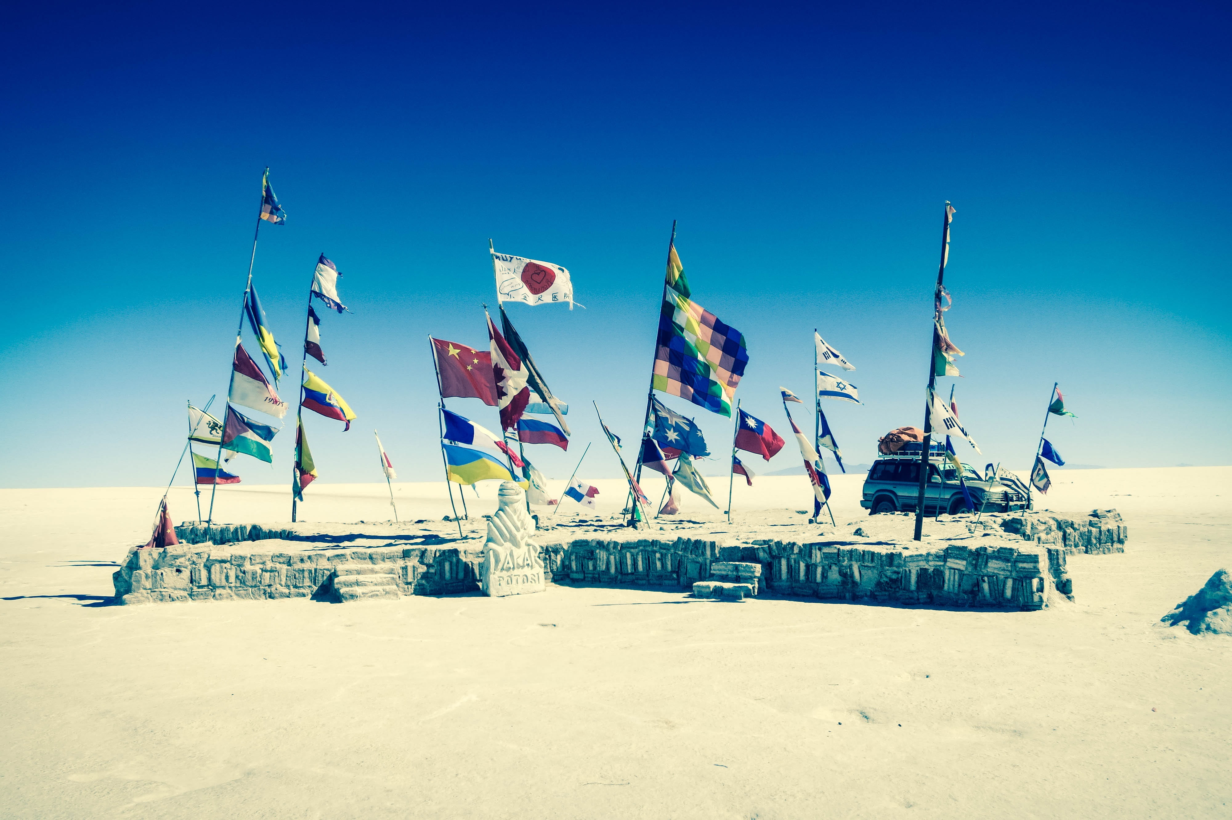 banner, transportation, sea, bolivia, variation, day, windy, beach, outdoors, vehilce, patriotism, flag, environment, flags, assorted, land, vehicle, uyuni salt flats, HD Wallpaper