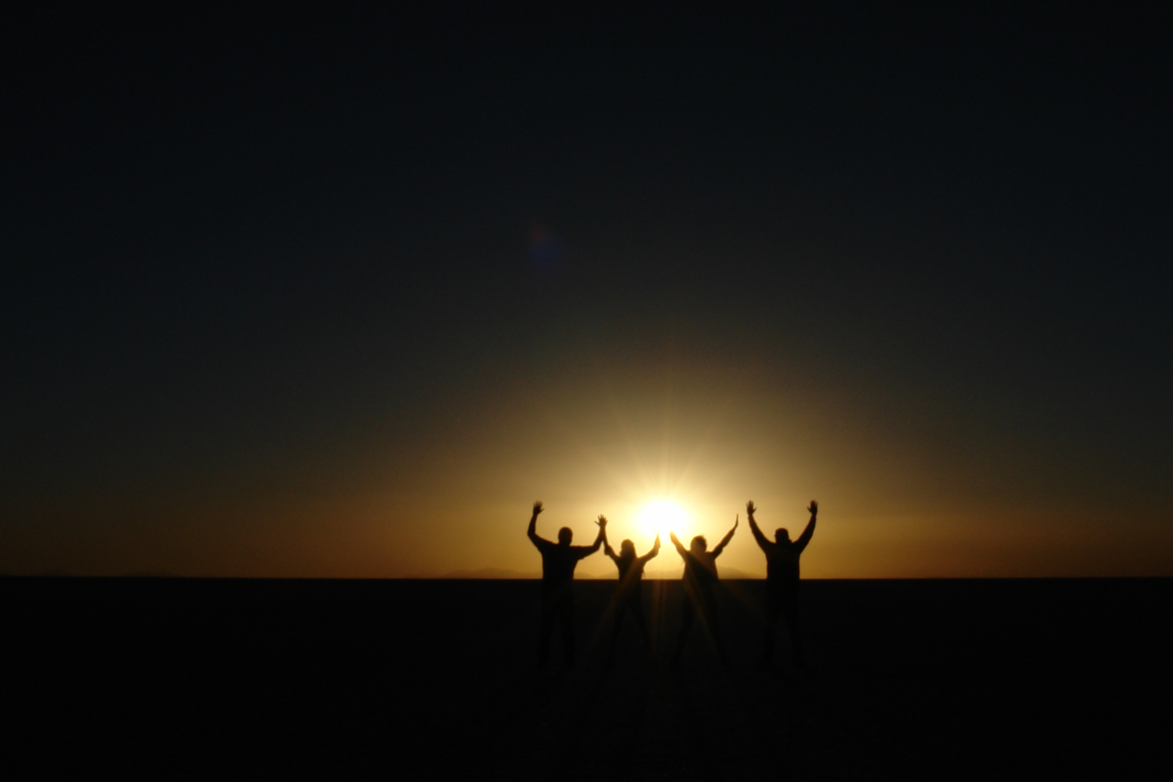 back Lit, horizon, outdoors, arms raised, two people, limb, sky, person, beauty in nature, human arm, human body part, leisure activity, tourists, copy space, HD Wallpaper