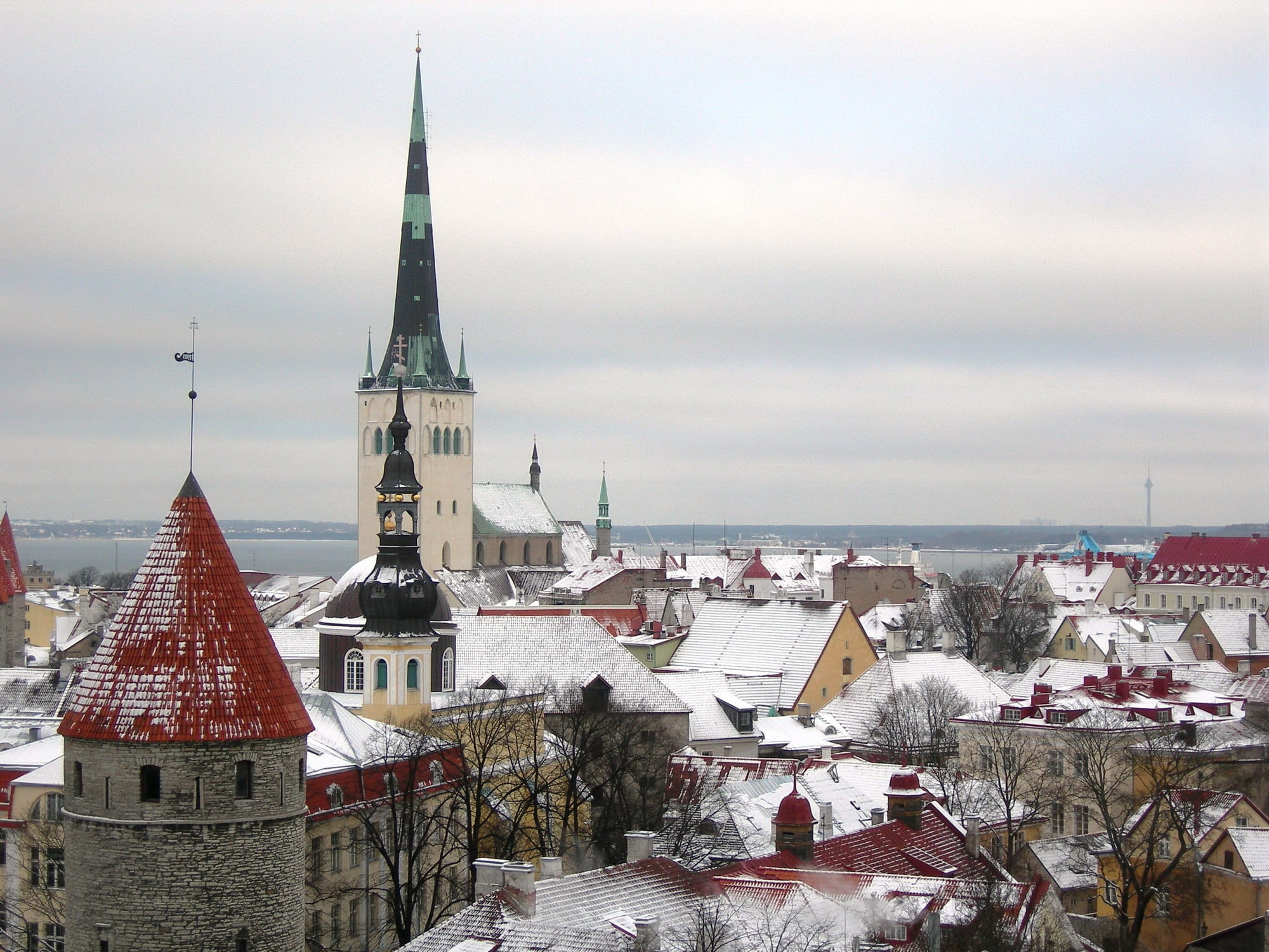 building exterior, spirituality, tower, Tallinn, no people, belief, sky, Winter, place of worship, travel, outdoors, building, Beauty, built structure, HD Wallpaper