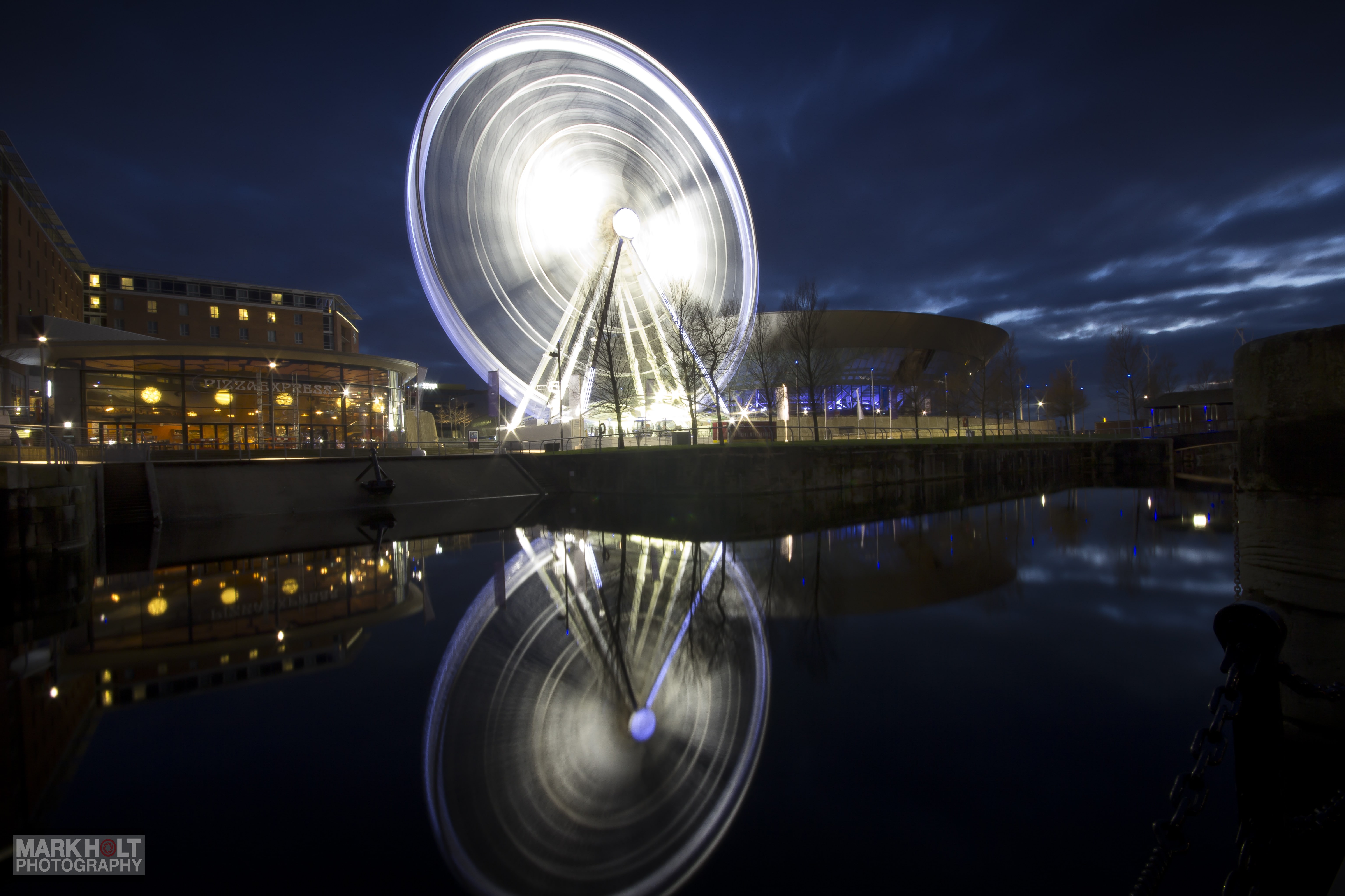 city, amusement park ride, ferris wheel, motion, building exterior, Liverpool, outdoors, architecture, water, built structure, lights, bridge - man made structure, HD Wallpaper