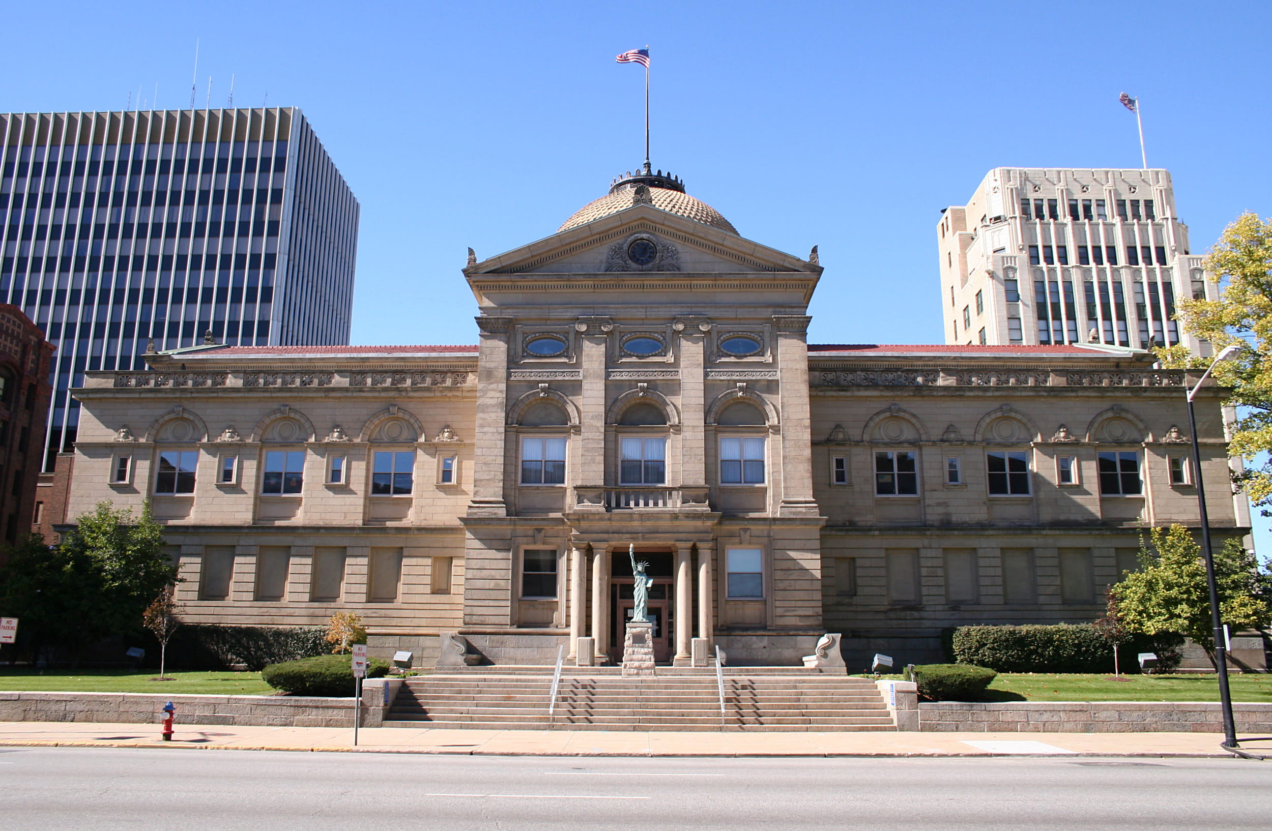 outdoors, travel, bend, building Exterior, travel destinations, urban Scene, sky, South Bend, incidental people, nature, city, authority, clear sky, Courthouse, HD Wallpaper