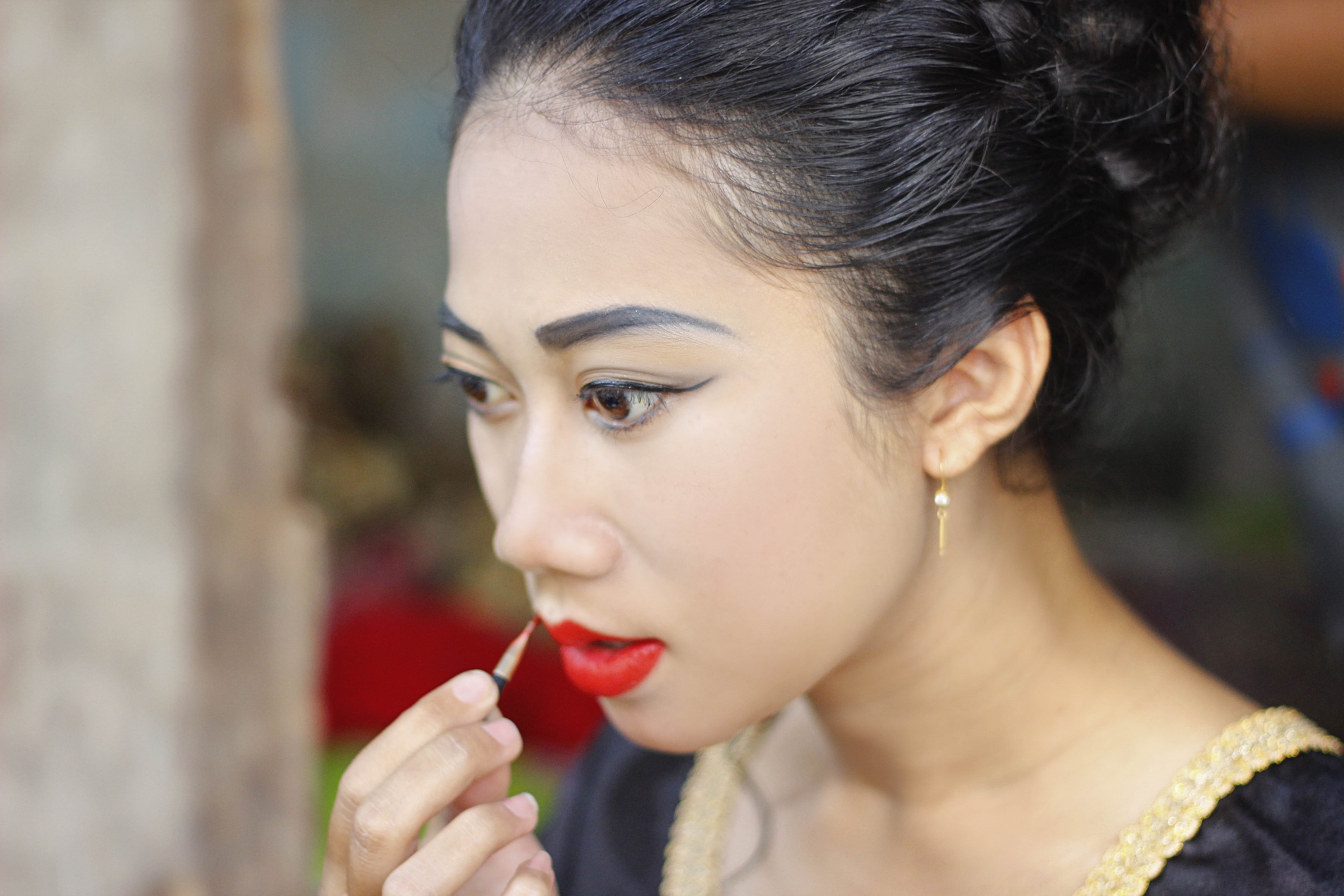 women, beauty, focus on foreground, red, lombok, one person, fashion, holding, beautiful woman, body part, hairstyle, outdoor, lipstick, headshot, 4K, HD Wallpaper