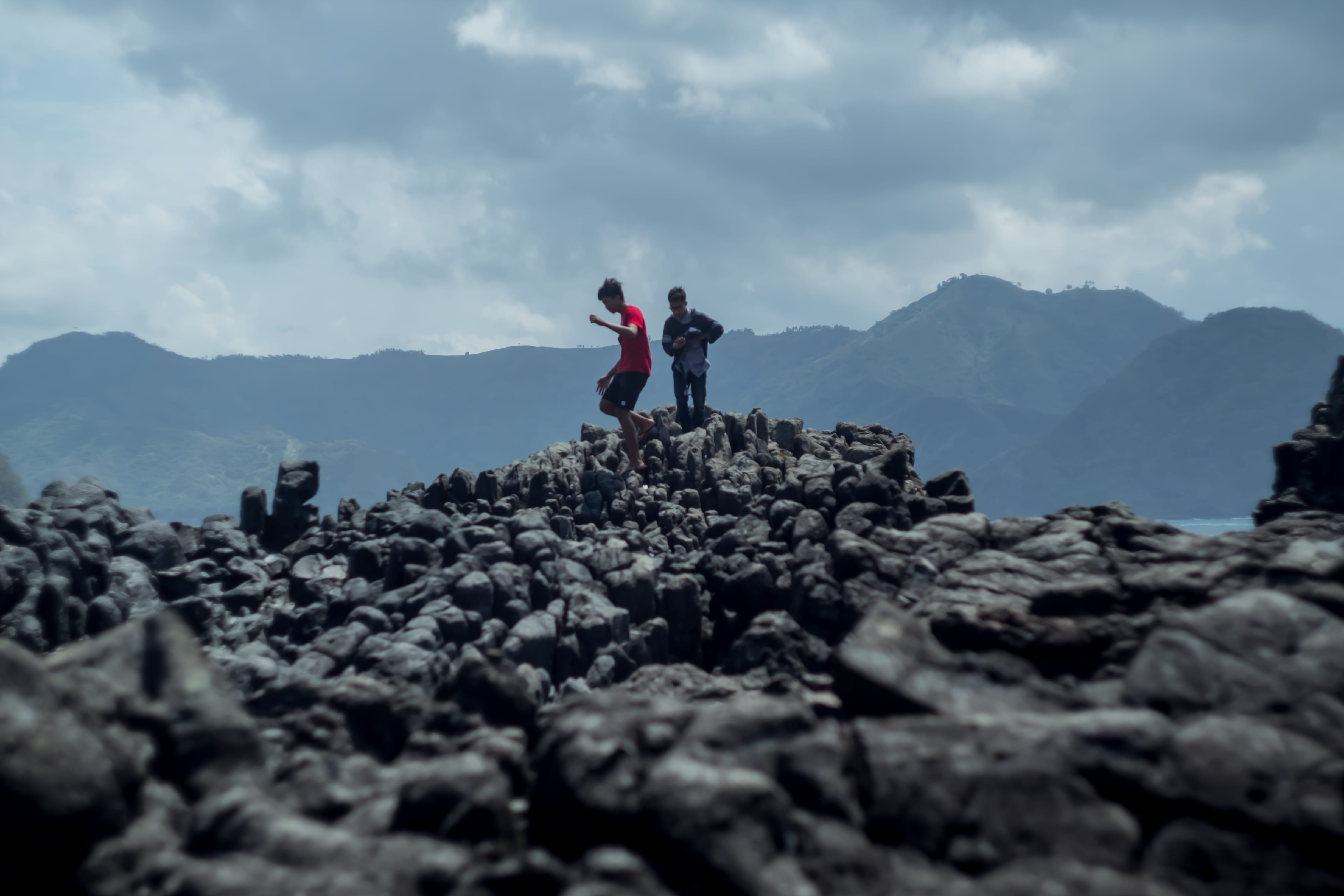 rock, day, beach, vacation, lombok, leisure activity, holiday, solid, people, rock - object, hiking, stone, mountain range, beauty in nature, women, cliff, HD Wallpaper