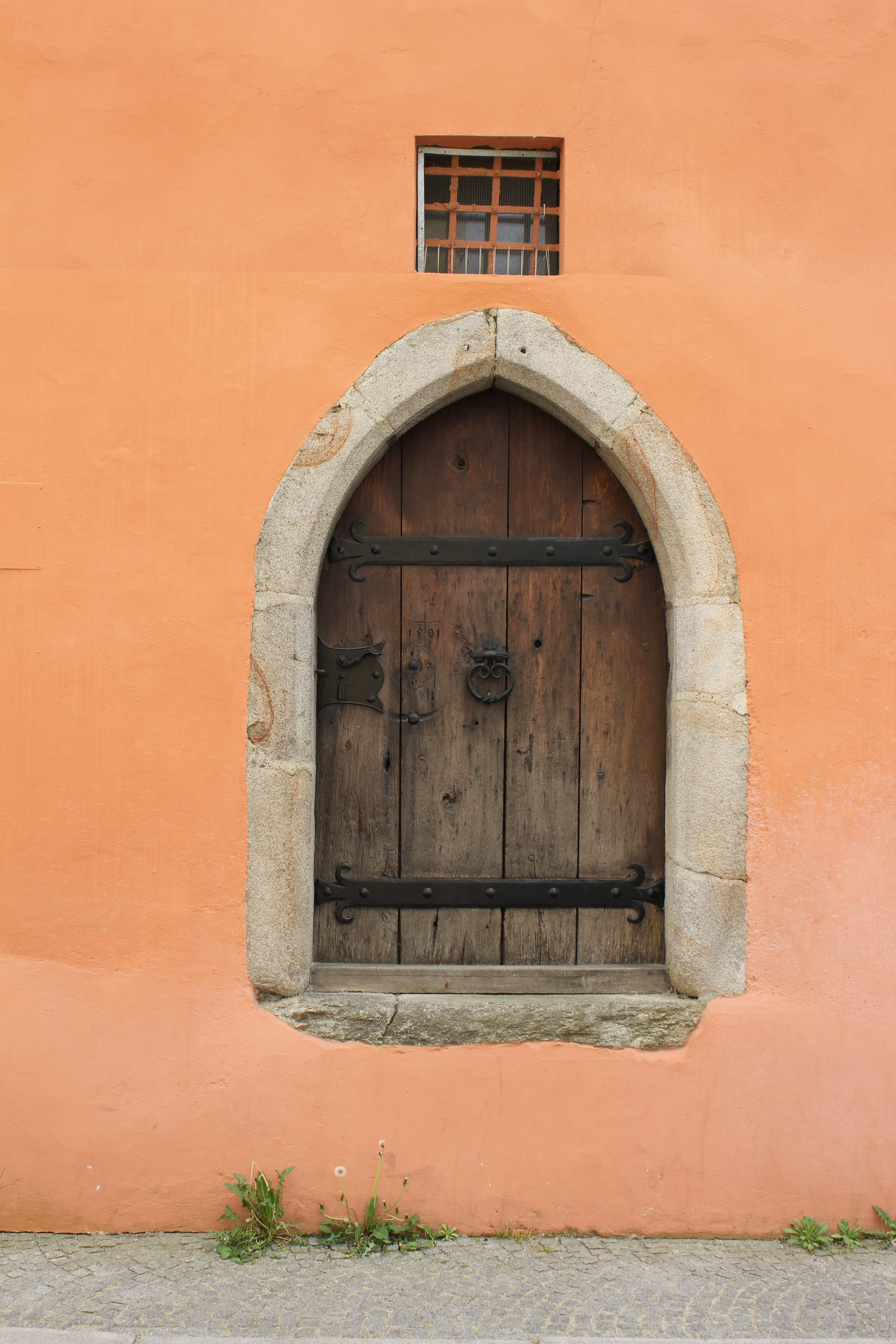 wall, entrance, vintage, closed, safety, security, day, protection, building, arch, building exterior, orange color, facade, built structure, outdoors, Phone HD Wallpaper