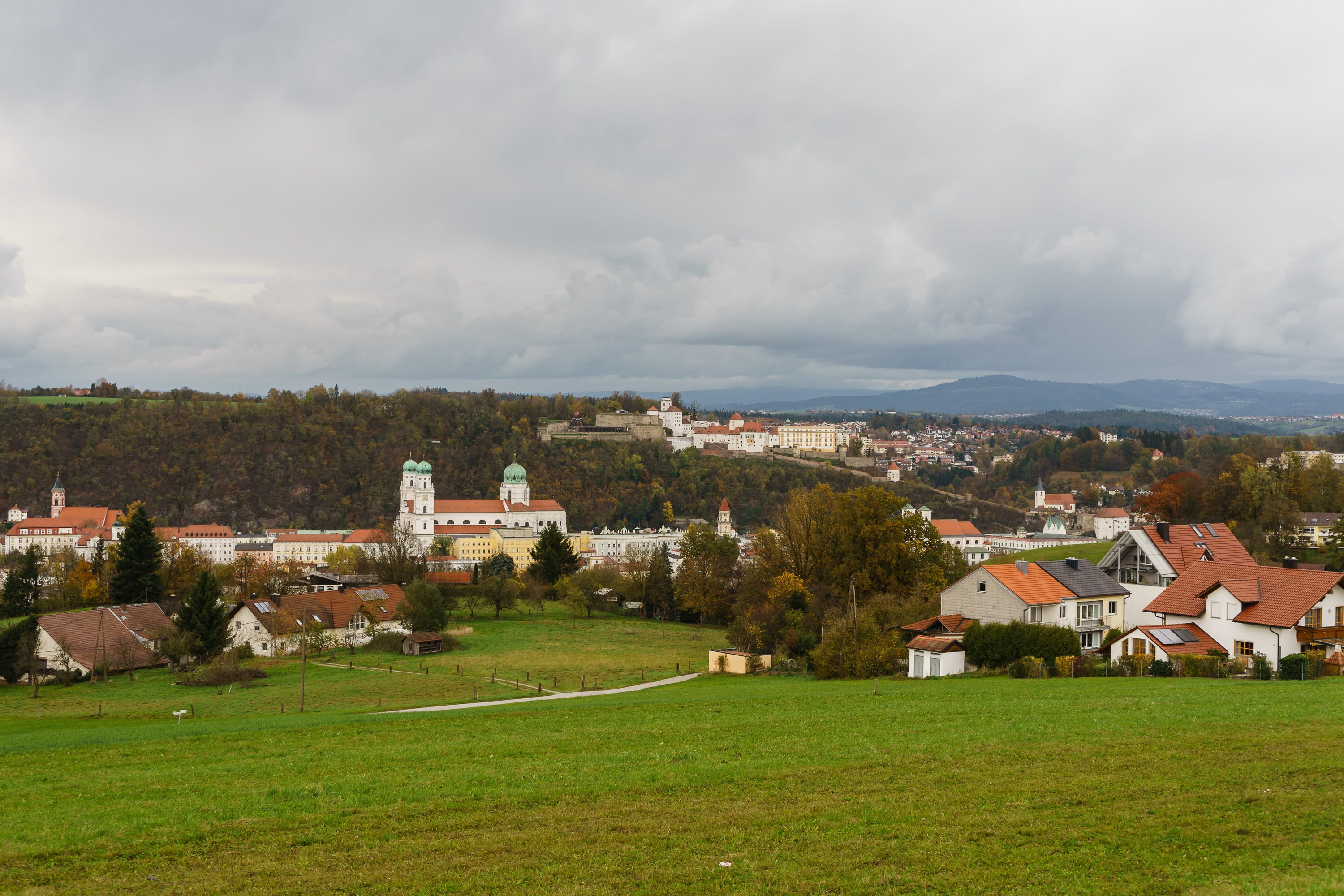 tree, dom, bavaria, city, no people, building exterior, cloud - sky, building, organ, environment, nature, grass, architecture, sky, historic center, field, HD Wallpaper