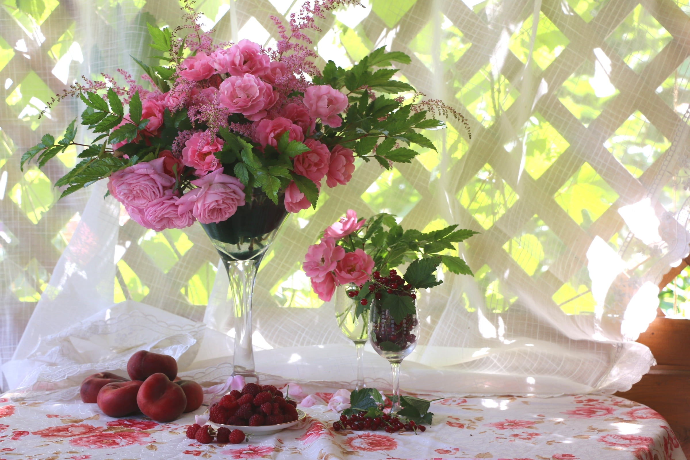 napkin, romance, red, arrangement, beauty in nature, close-up, summer, still life, celebration, nature, pink, currants, leaf, healthy eating, flowering plant, HD Wallpaper