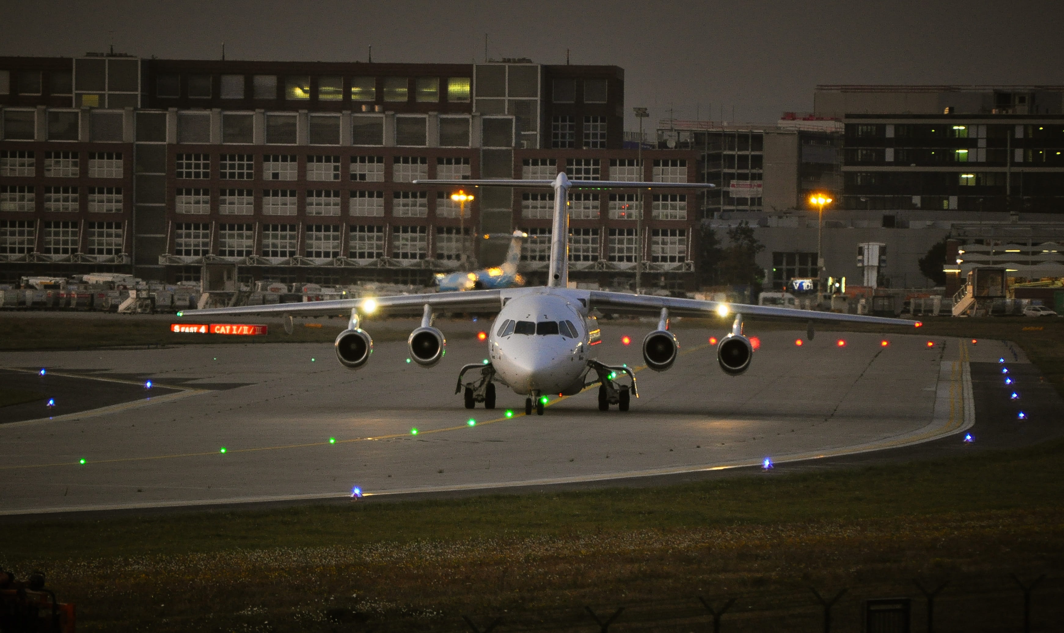 2K, airport runway, air vehicle, aircraft, flight, car, airliner, public transportation, travel, no people, mode of transportation, germany, road, frankfurt, HD Wallpaper