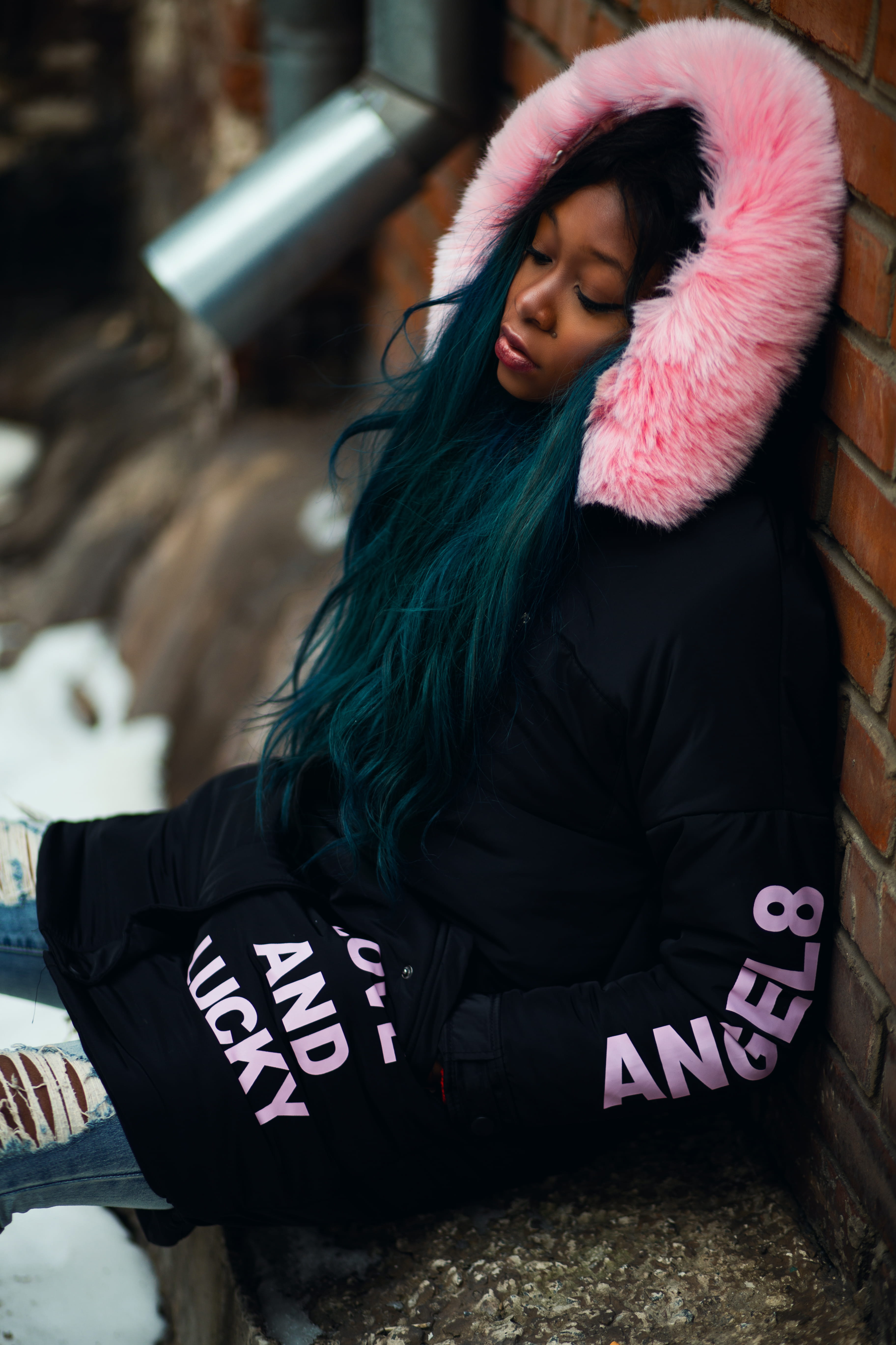 winter clothing, woman, fur, wear, street, real people, young adult, day, clothing, winter jacket, outdoorchallenge, 5K, leisure activity, coat, young women, Phone HD Wallpaper