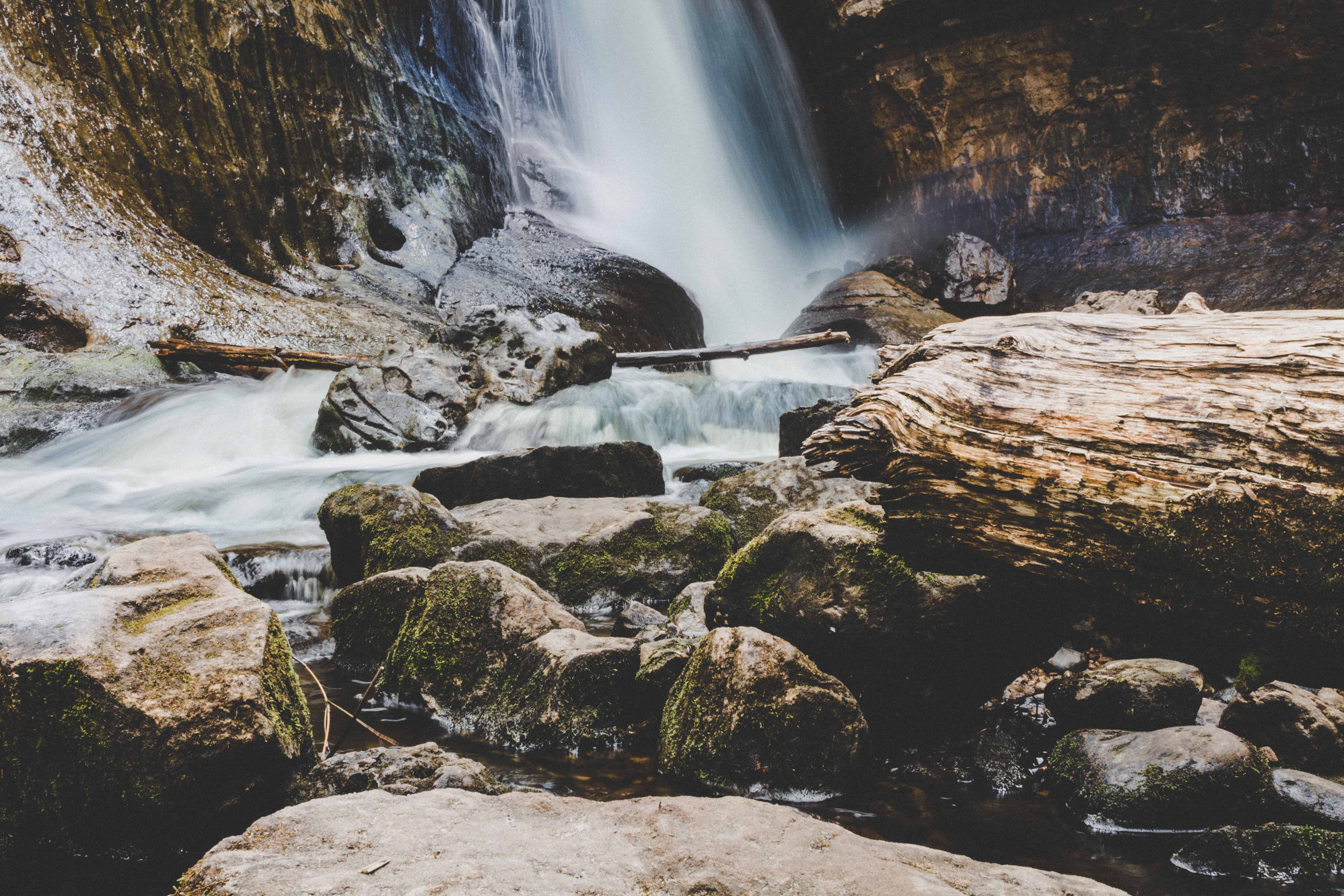 moss, stream, no people, forest, 5K, beauty in nature, runoff, environment, rock formation, solid, motion, land, waterfall, fall, day, rocks, power in nature, HD Wallpaper