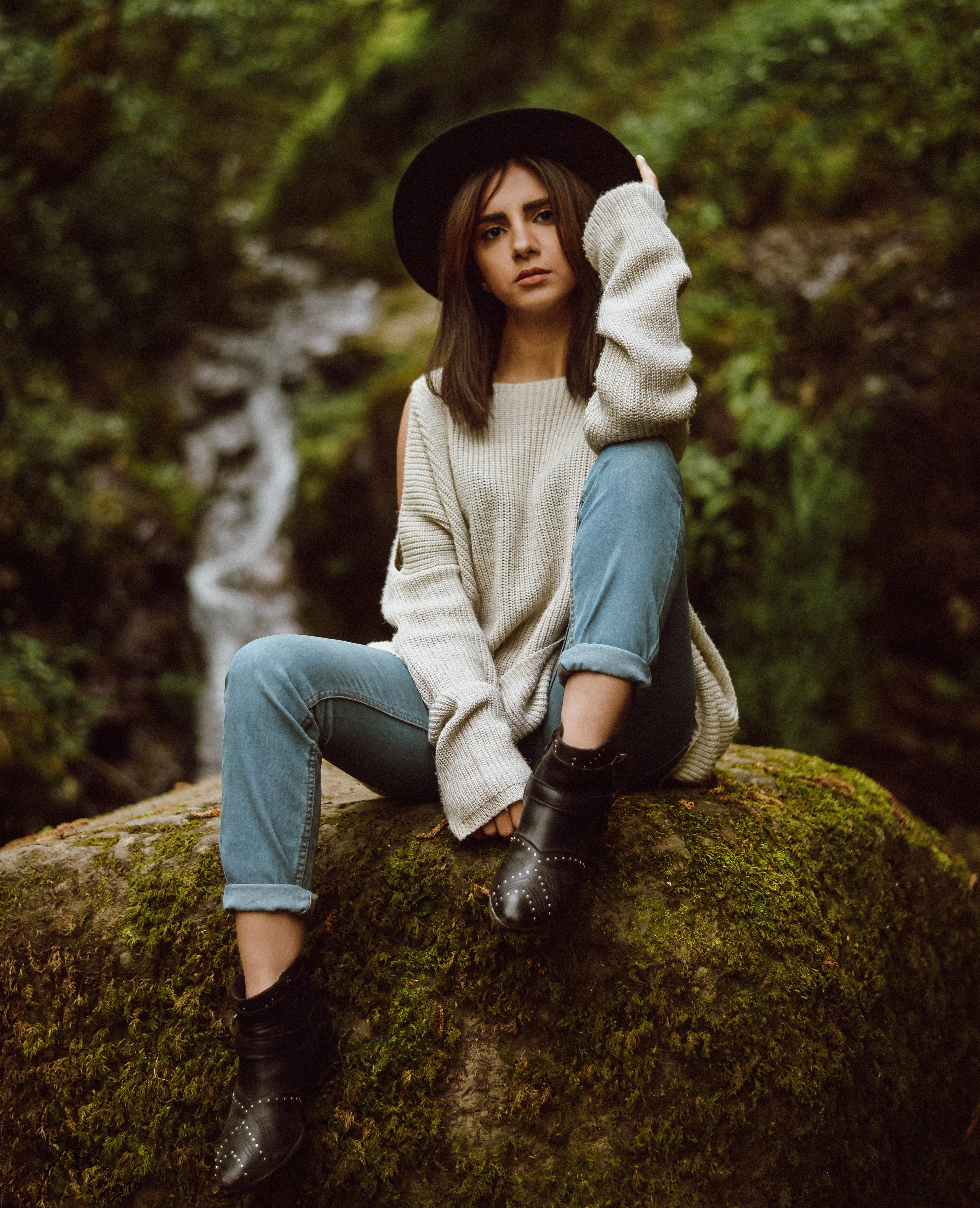 beauty In Nature, young Adult, jeans, women, forest, day, woman, portrait, happiness, outdoor, pullover, smiling, casual Clothing, beauty, rock, fashion Model, Phone HD Wallpaper