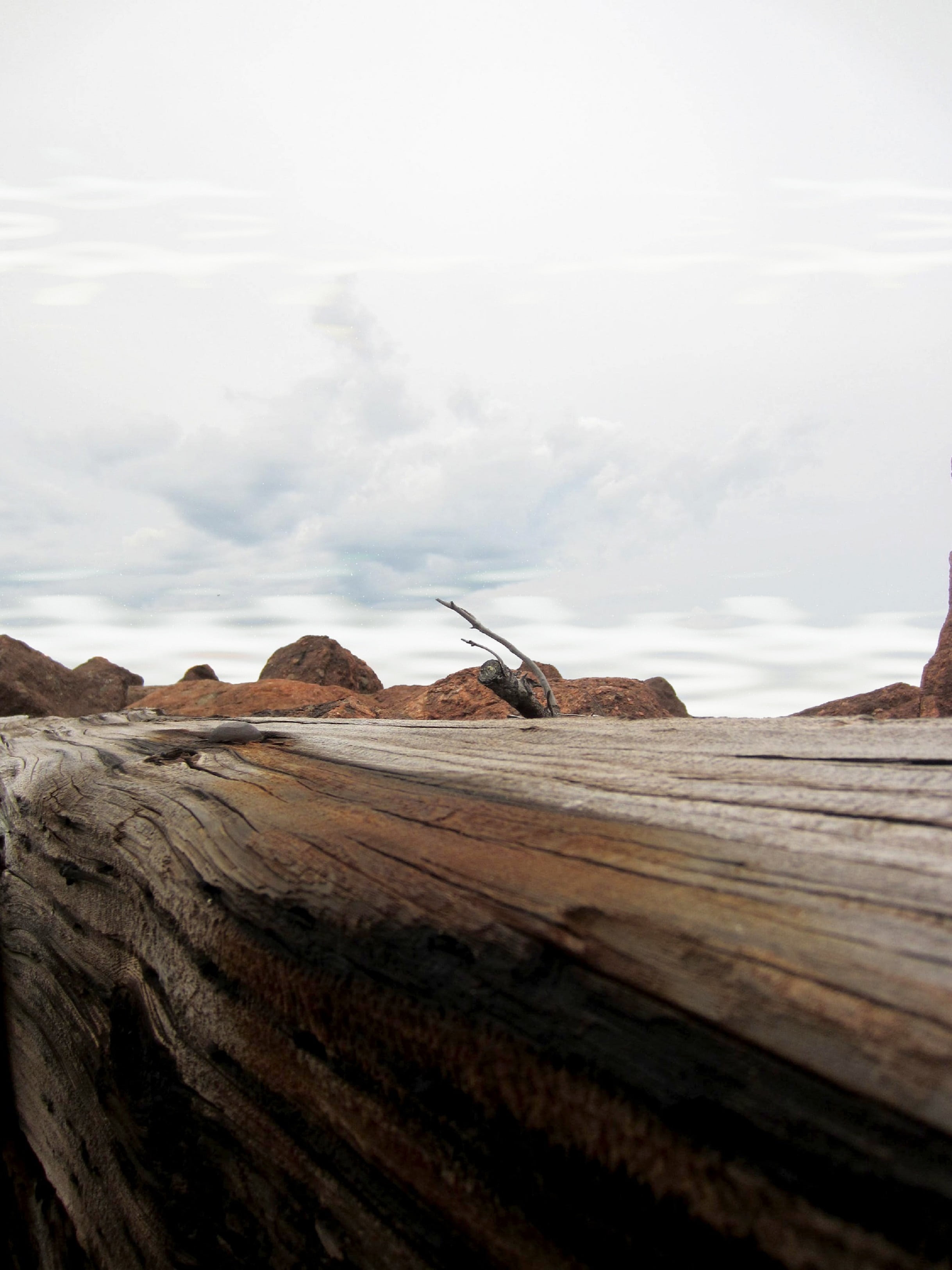 beauty in nature, slab, ground, rocks, nature, selective focus, scenics - nature, stump, nautical vessel, sea, day, gradient, landscape, white, no people, Phone HD Wallpaper