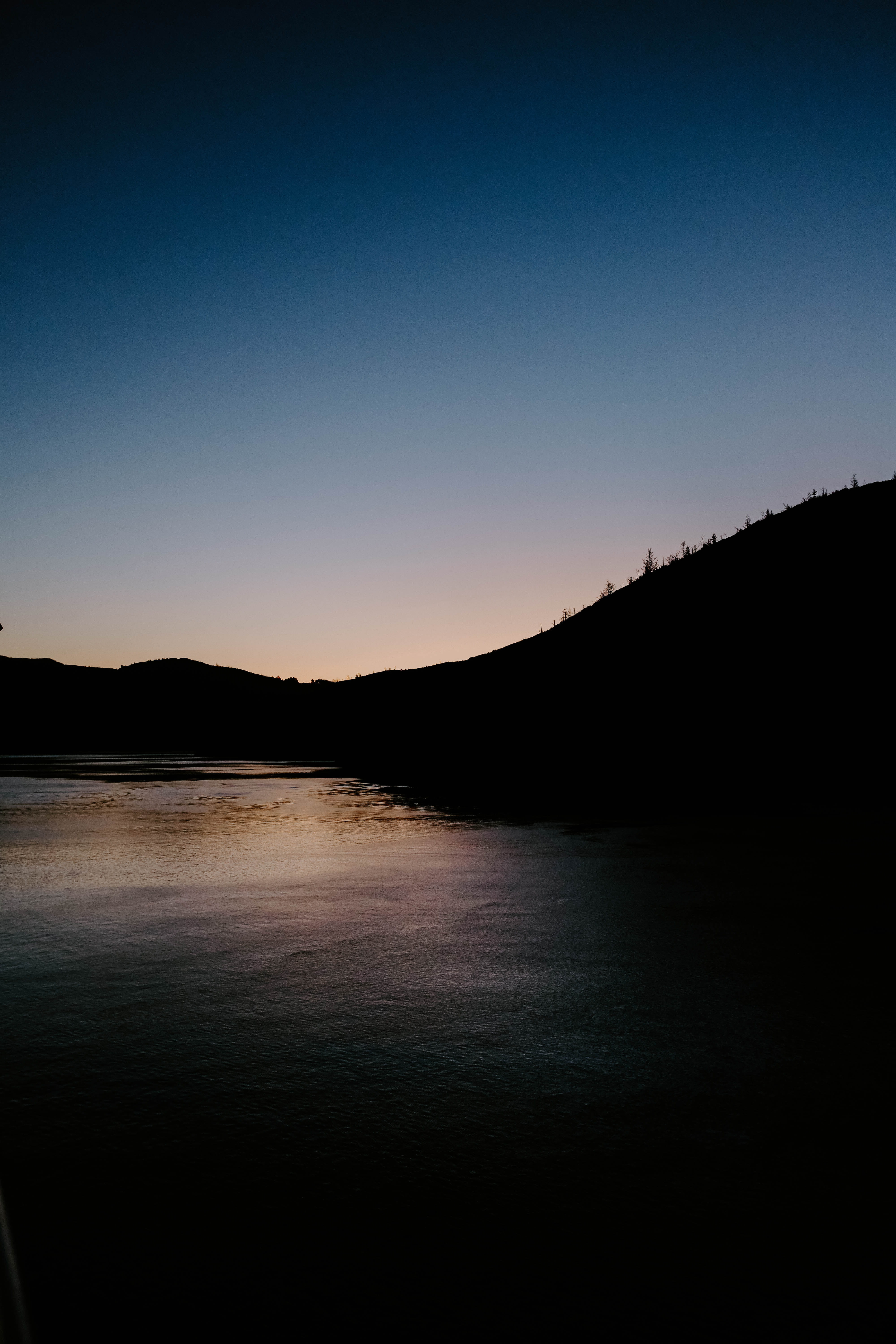 glow, sky, sunrise, sunset, golden, 5K, no people, scenics - nature, sea, nature, beauty in nature, dawn, gradient, lake, body, vignette, tranquil scene, Phone HD Wallpaper