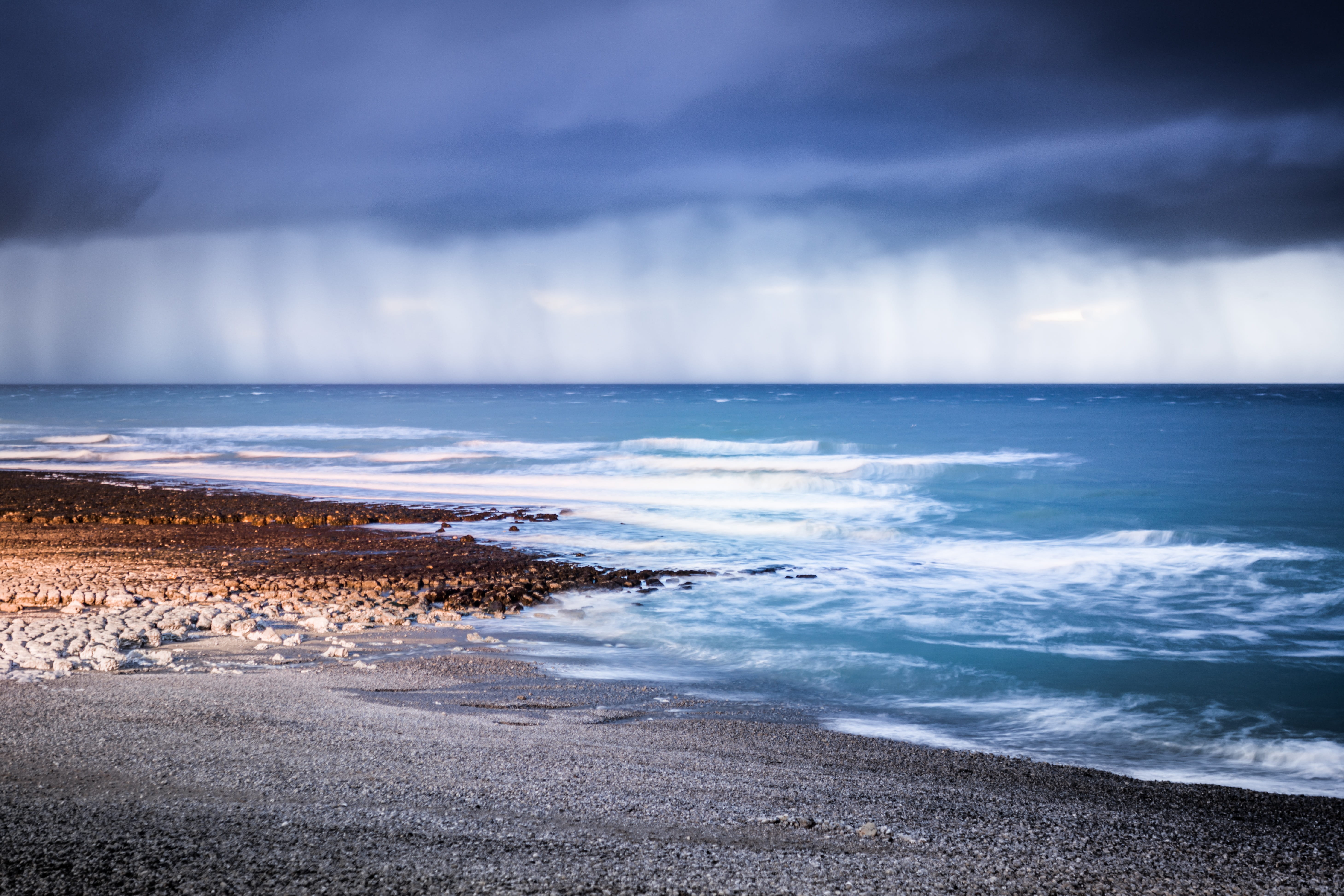 wightcliff, seaside, chill, motion, colorful, tourism, aquatic sport, scenics - nature, sport, skyporn, france, tranquility, coast, waves, outdoors, wideangle, HD Wallpaper