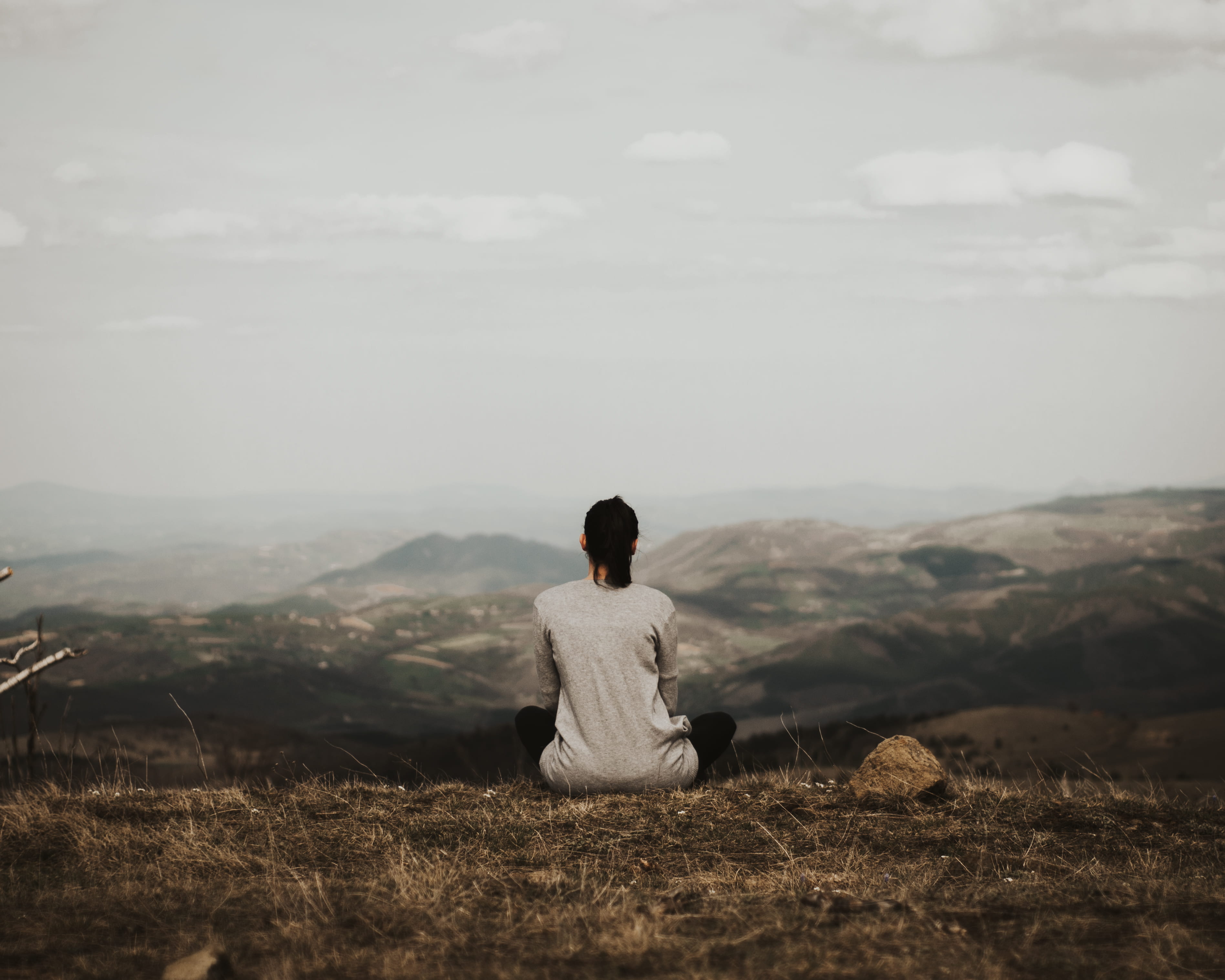 girl, non-urban scene, daytime, cloud, scenics - nature, hairstyle, fashion, cliff, sky, view, tranquility, woman, mountain range, real people, solitude, HD Wallpaper