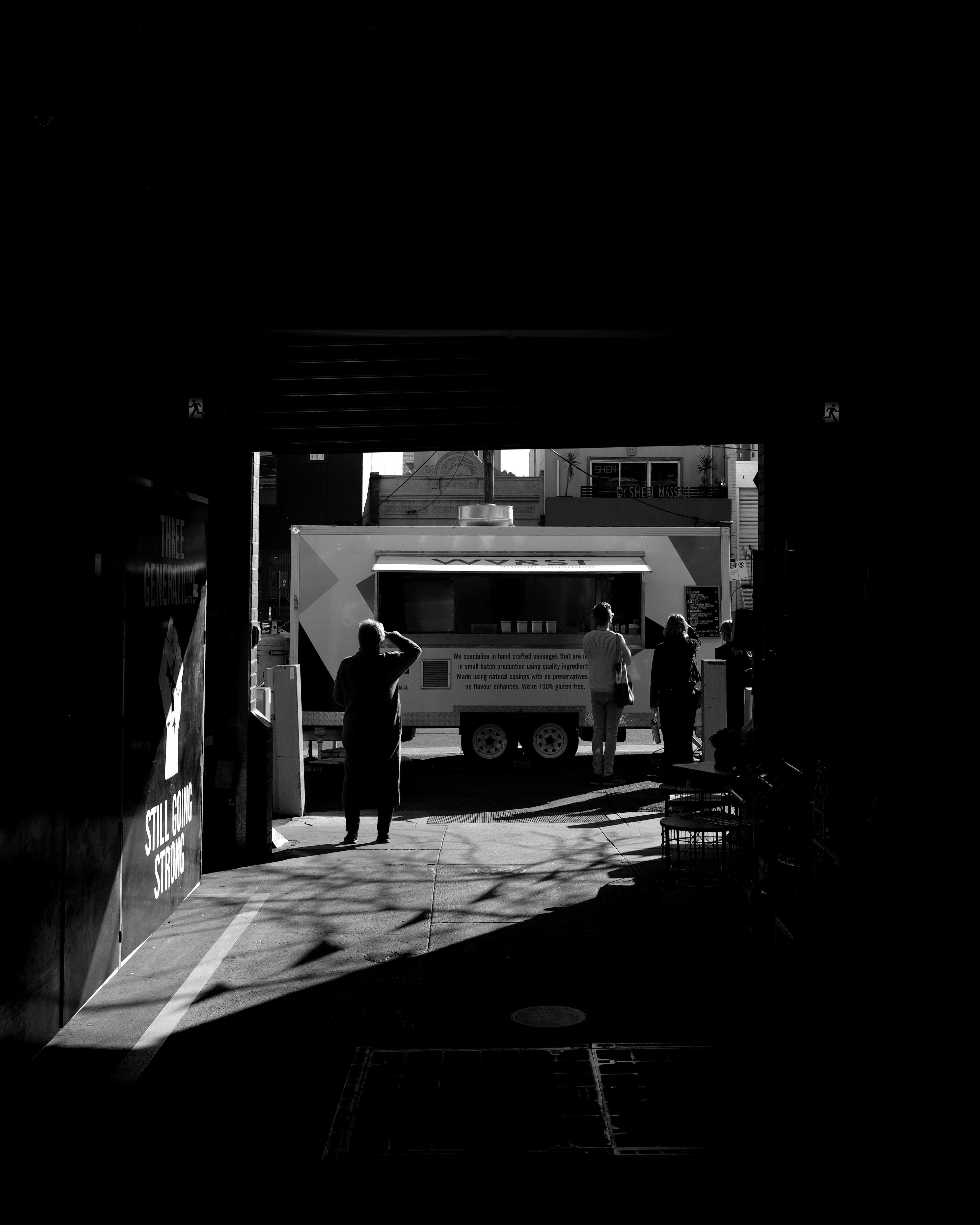 people, lifestyles, men, transportation, standing, truck, mode of transportation, architecture, multi, real people, group of people, day, land vehicle, Phone HD Wallpaper