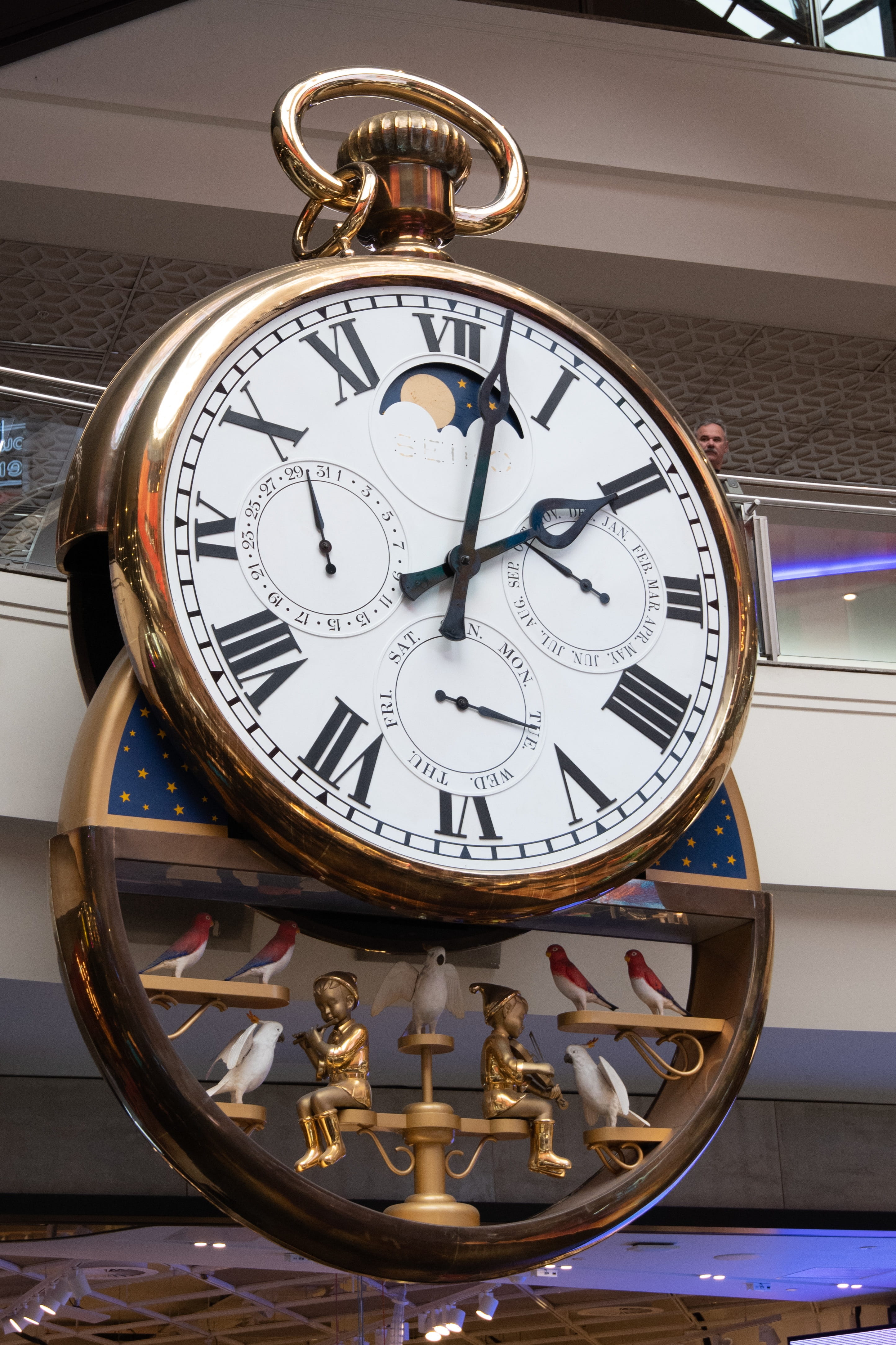 roman, instrument of time, giant, low angle view, cbd, iconic, fob watch clock, geometric shape, touristy, timepiece, number, gold, shape, indoors, clock, Phone HD Wallpaper