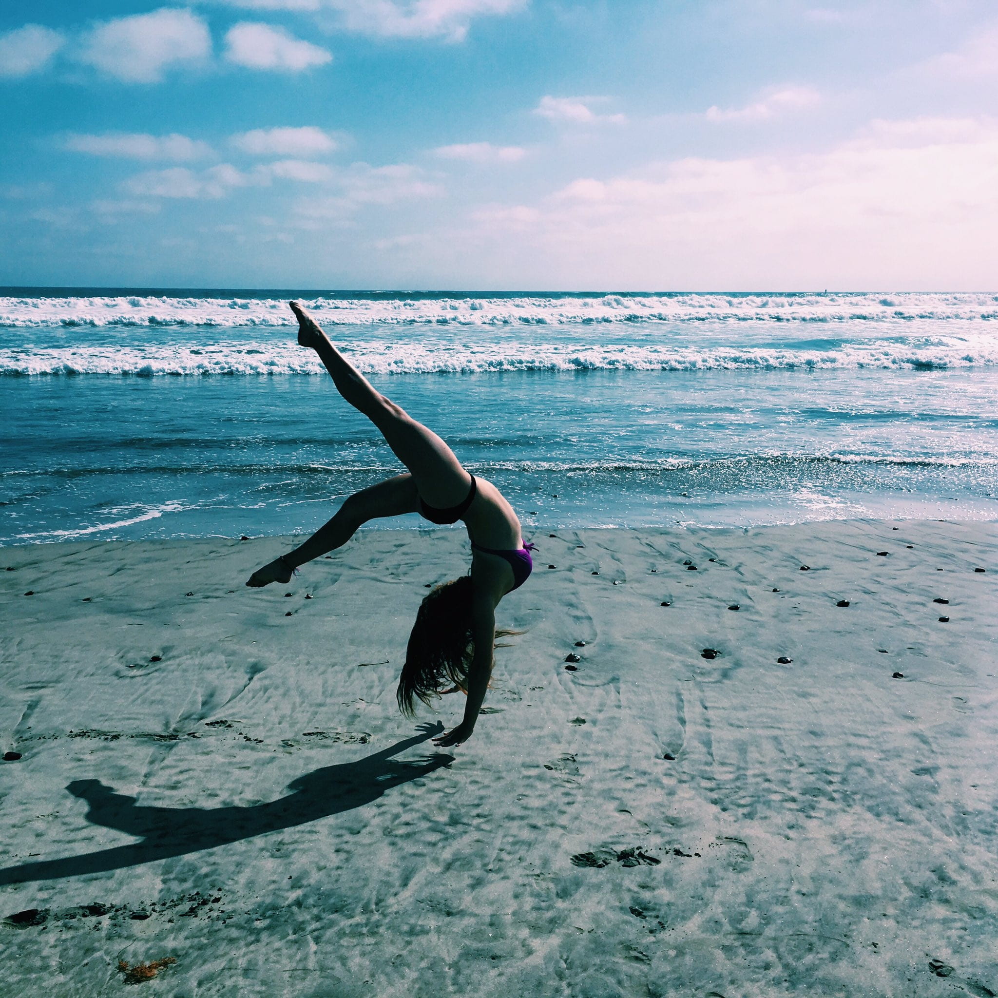 vacation, fun, scenics - nature, clouds, skill, leisure activity, outdoors, horizon, recreation, motion, fitness, real people, handstand, beauty in nature, Phone HD Wallpaper