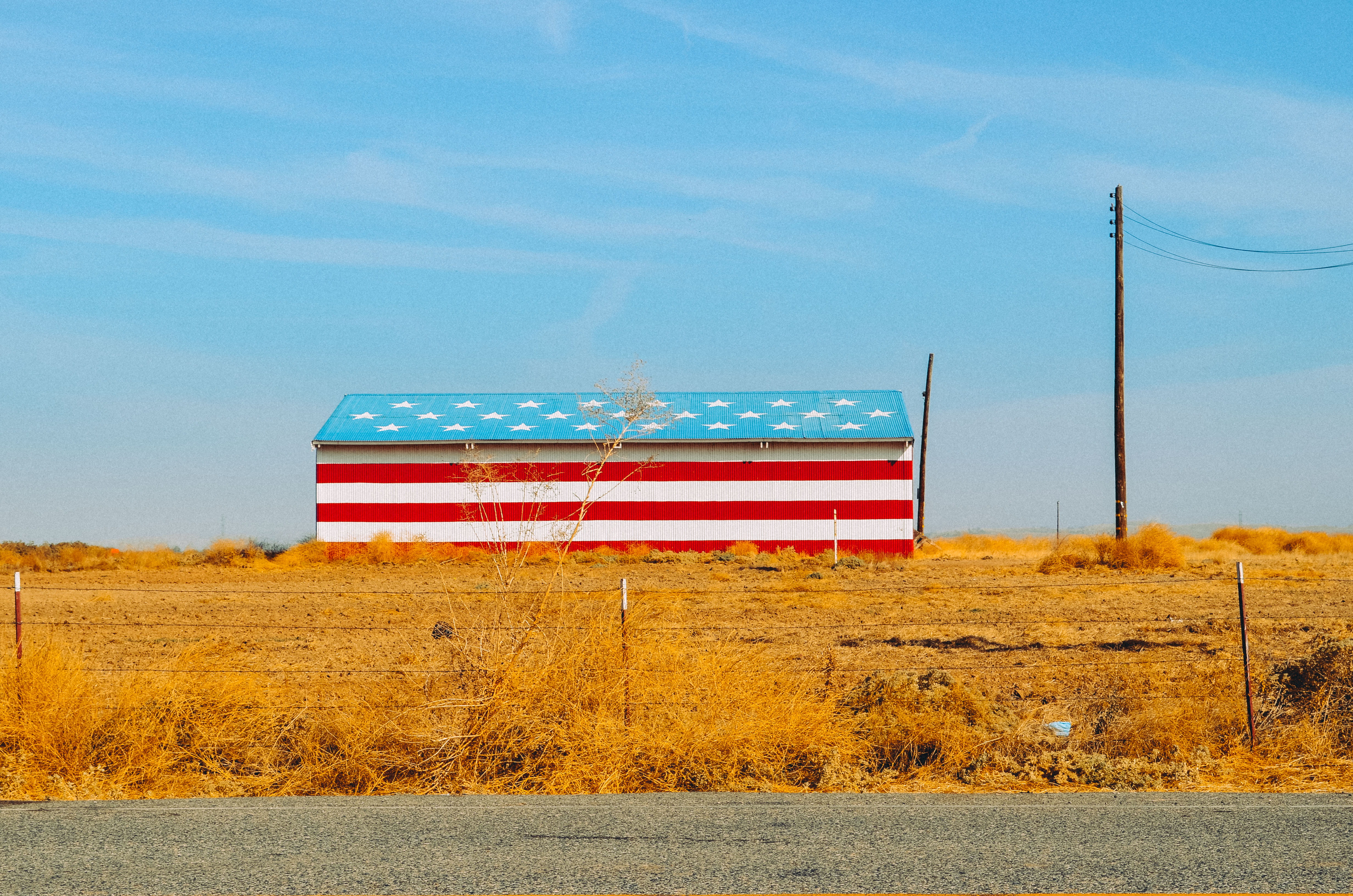 horizon, plant, blue, no People, brown, uSA, fence, day, american flag, electric, environment, field, building exterior, vast, daytime, tranquility, built structure, HD Wallpaper