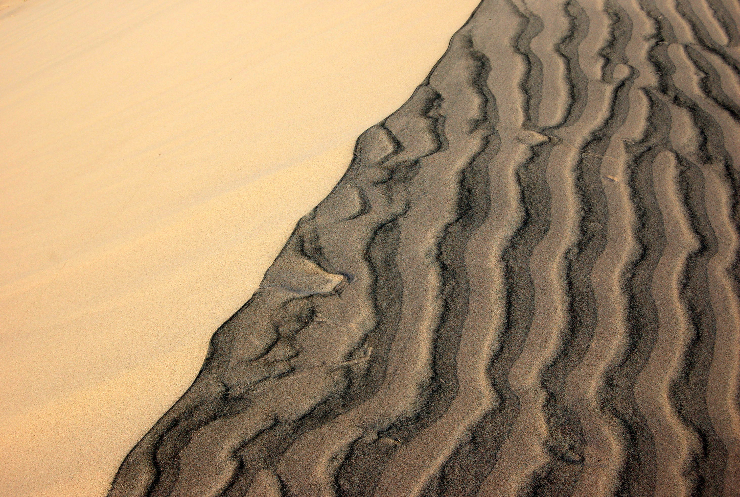 sand dune, non-urban scene, 2K, environment, land, remote, arid climate, landscape, tranquility, nature, gray, pattern, desert, climate, beauty in nature, HD Wallpaper