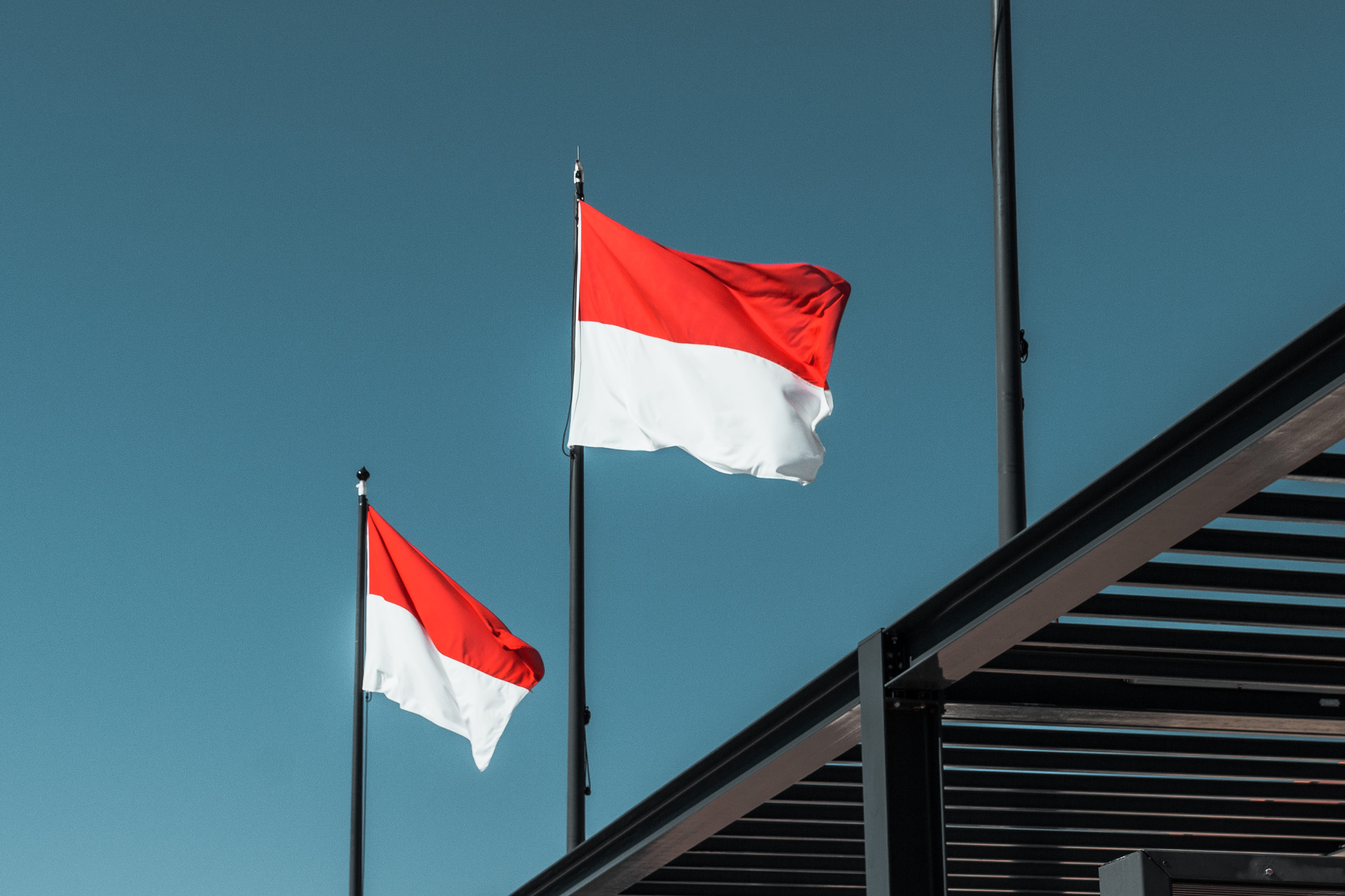 red, window, wind, 5K, clear sky, flags, carlo, environment, emblem, shutter, striped, monaco, built structure, electronics, national icon, monte carlo, HD Wallpaper