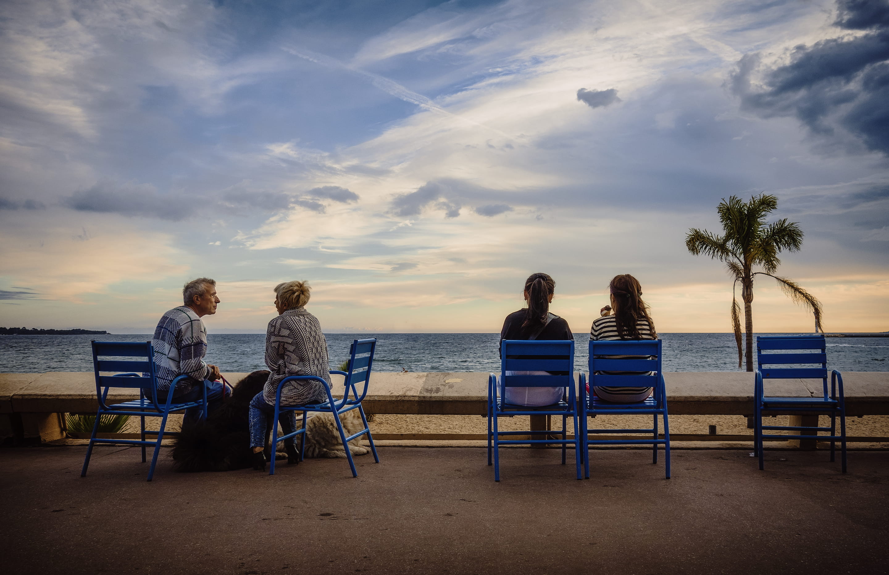 urban, people, riviera, real people, beauty in nature, lifestyles, men, cannes, adult, seat, outdoors, water, french, france, women, croisette, resting, HD Wallpaper