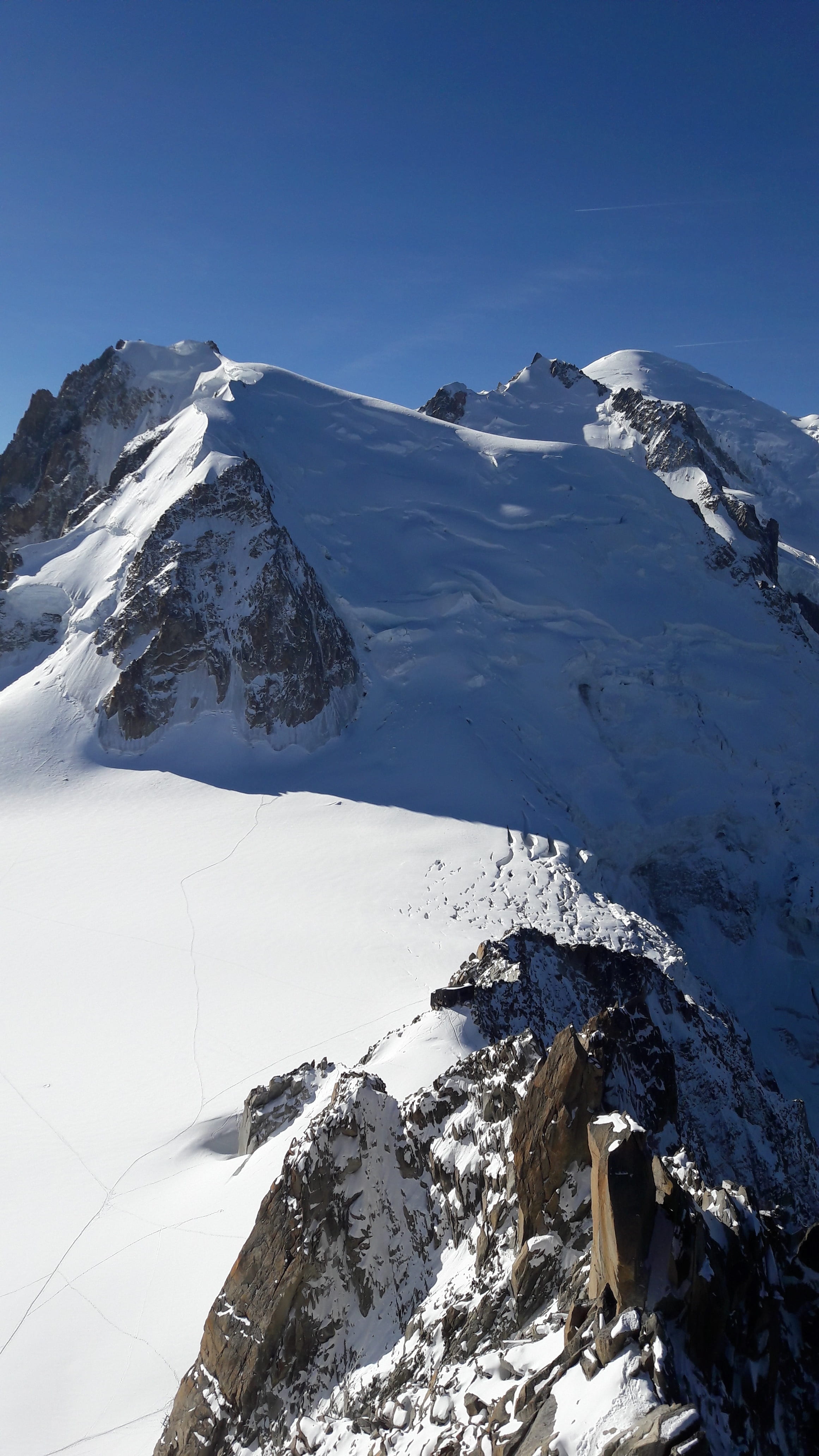 non-urban scene, scenics - nature, idyllic, mountain range, beauty in nature, mont blanc, snow, snowcapped mountain, 4K, formation, extreme weather, nature, Phone HD Wallpaper