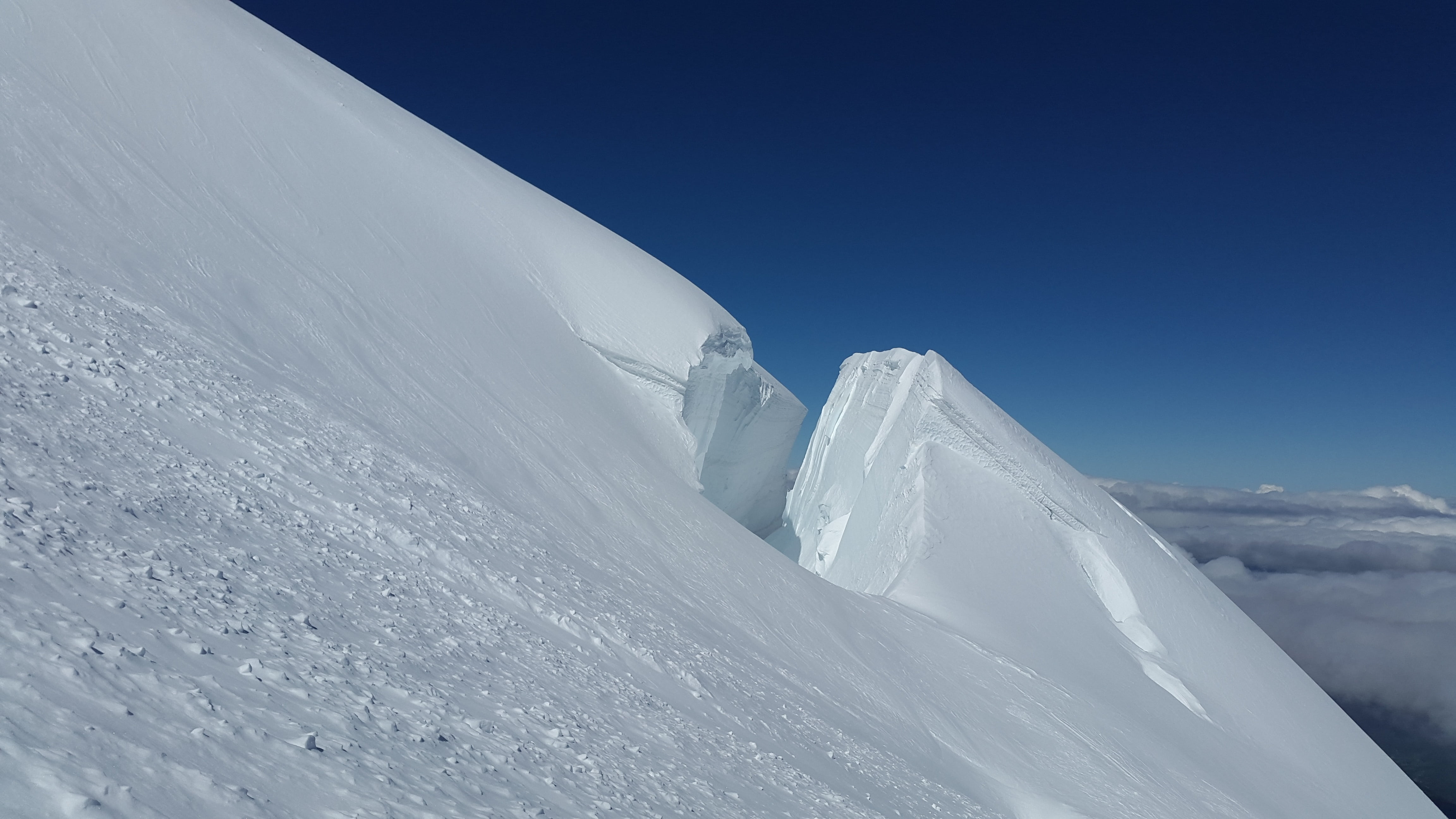 travel destinations, mont blanc, 4K, wintry, cold, environment, sochi, france, summit, snowing, white color, no people, tranquil scene, frozen, glacier crash, HD Wallpaper