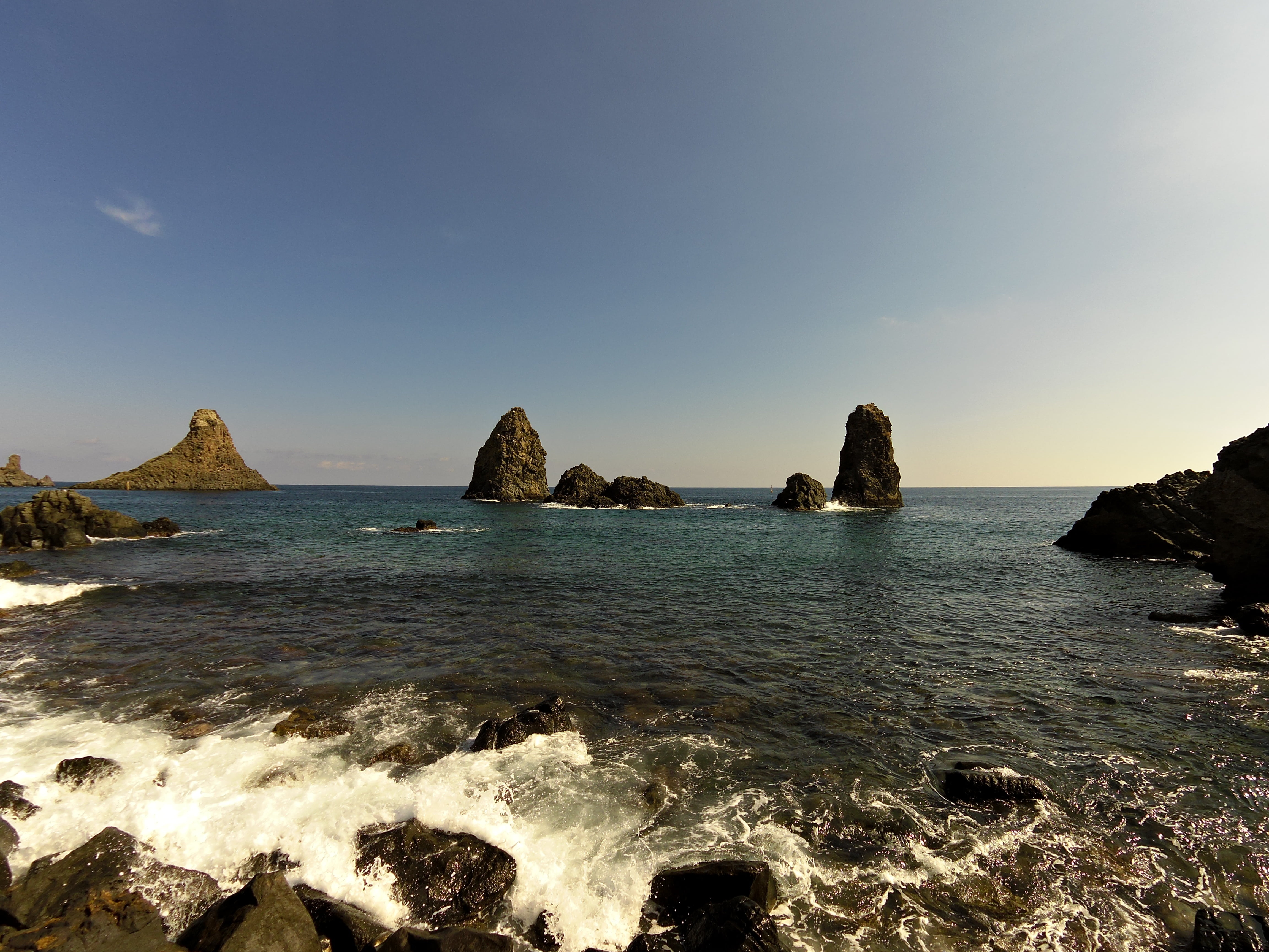 idyllic, horizon, tranquil scene, land, motion, solid, scenics - nature, faraglioni, nature, beach, 4K, beauty in nature, horizon over water, scoglio, HD Wallpaper