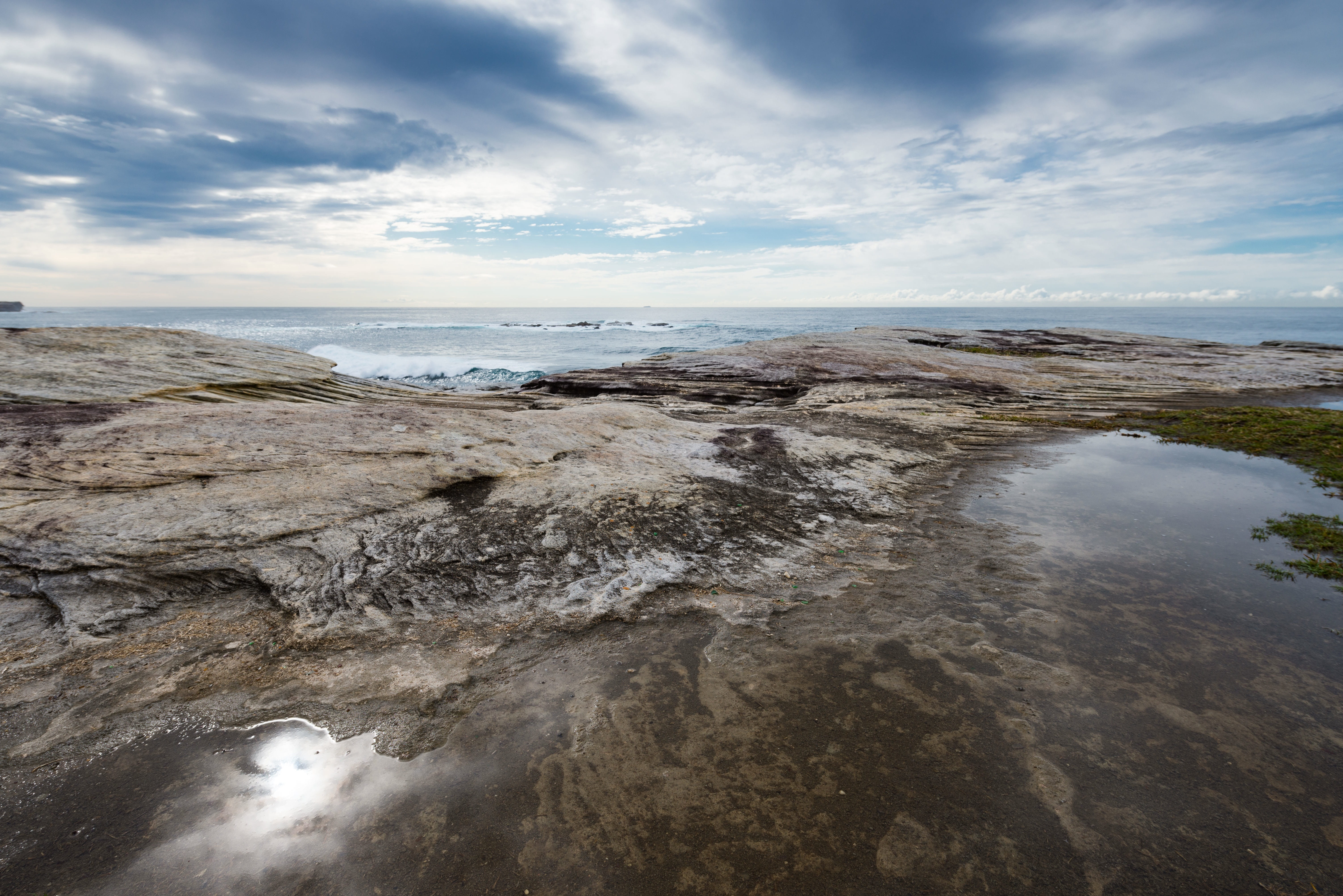 clear, tranquility, scenics - nature, solid, rock - object, tranquil scene, ocean, cloudy, sky, fresg, sea, puddles, shore, no people, reflection, rock, HD Wallpaper