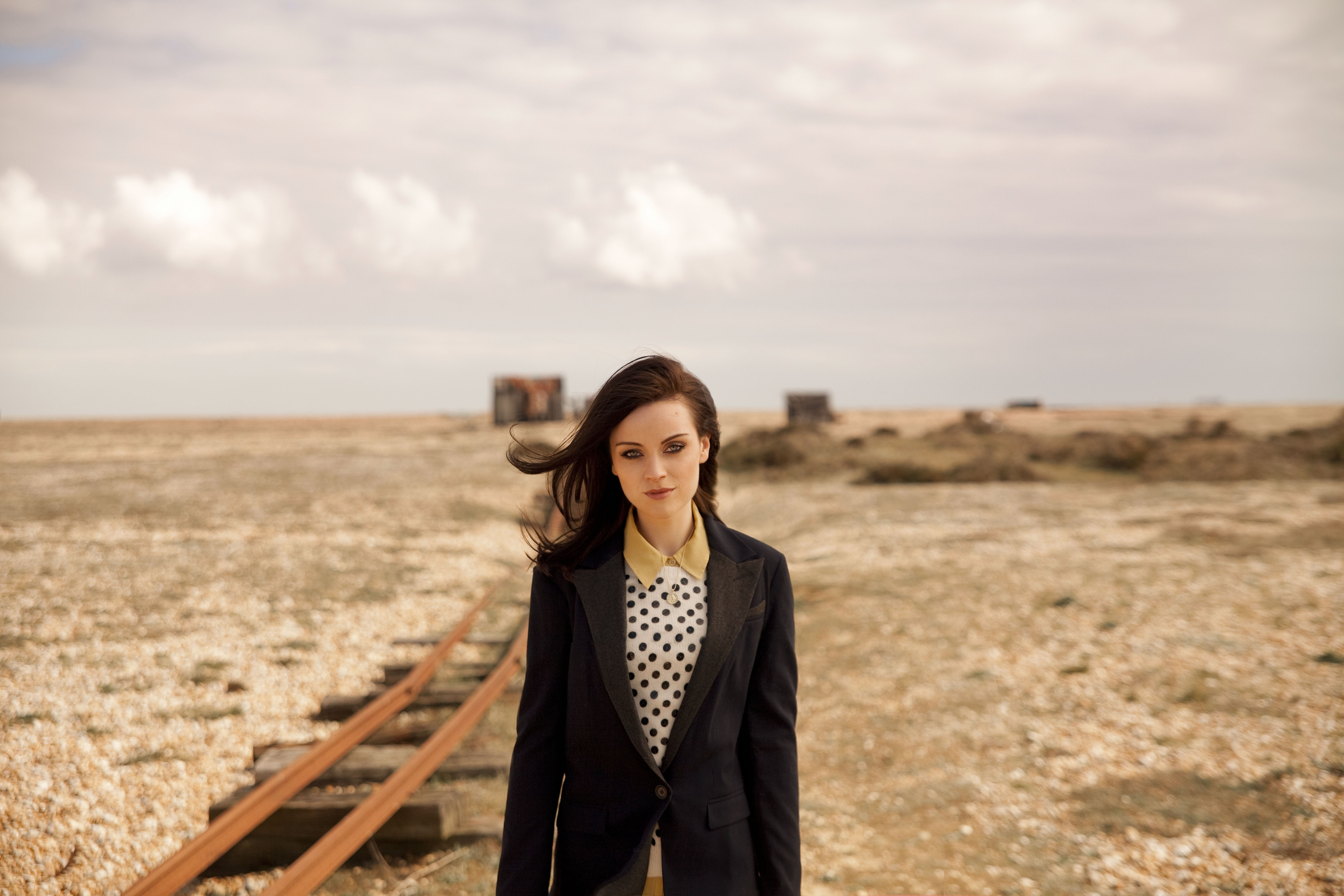 Amy Macdonald, women, desert, classy, horizon, 5K, HD Wallpaper
