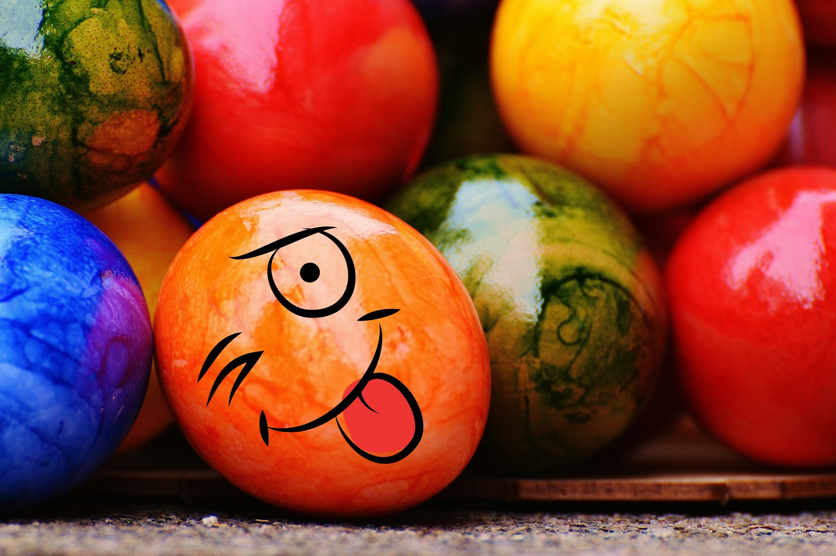 healthy eating, red, fun, multi colored, anthropomorphic smiley face, easter, color, freshness, 2K, smiling, colorful, happy easter, funny, anthropomorphic, HD Wallpaper