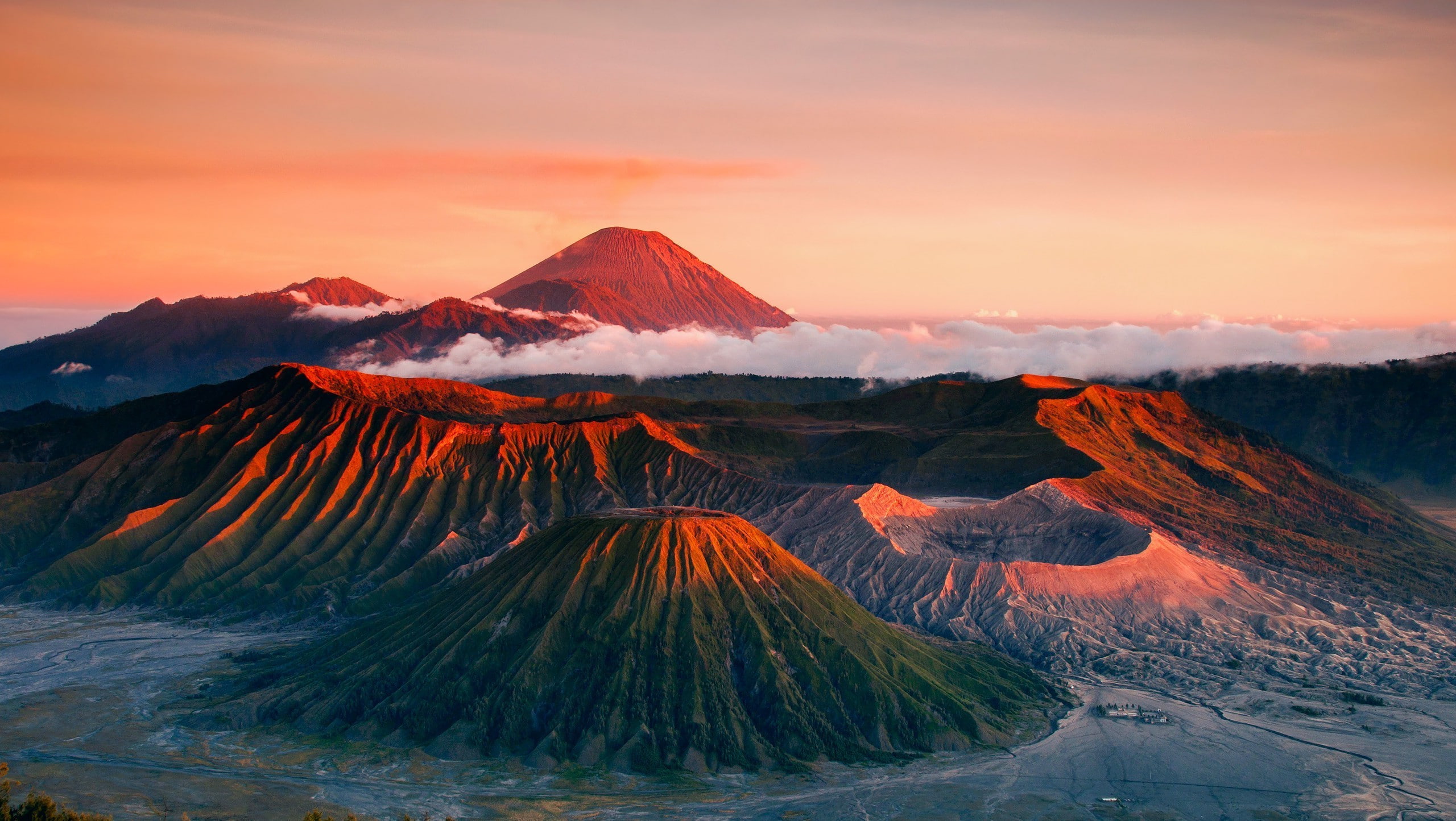dusk, Crater, landscape, 2K, clouds, volcano, Indonesia, mountains, Mount Bromo, HD Wallpaper