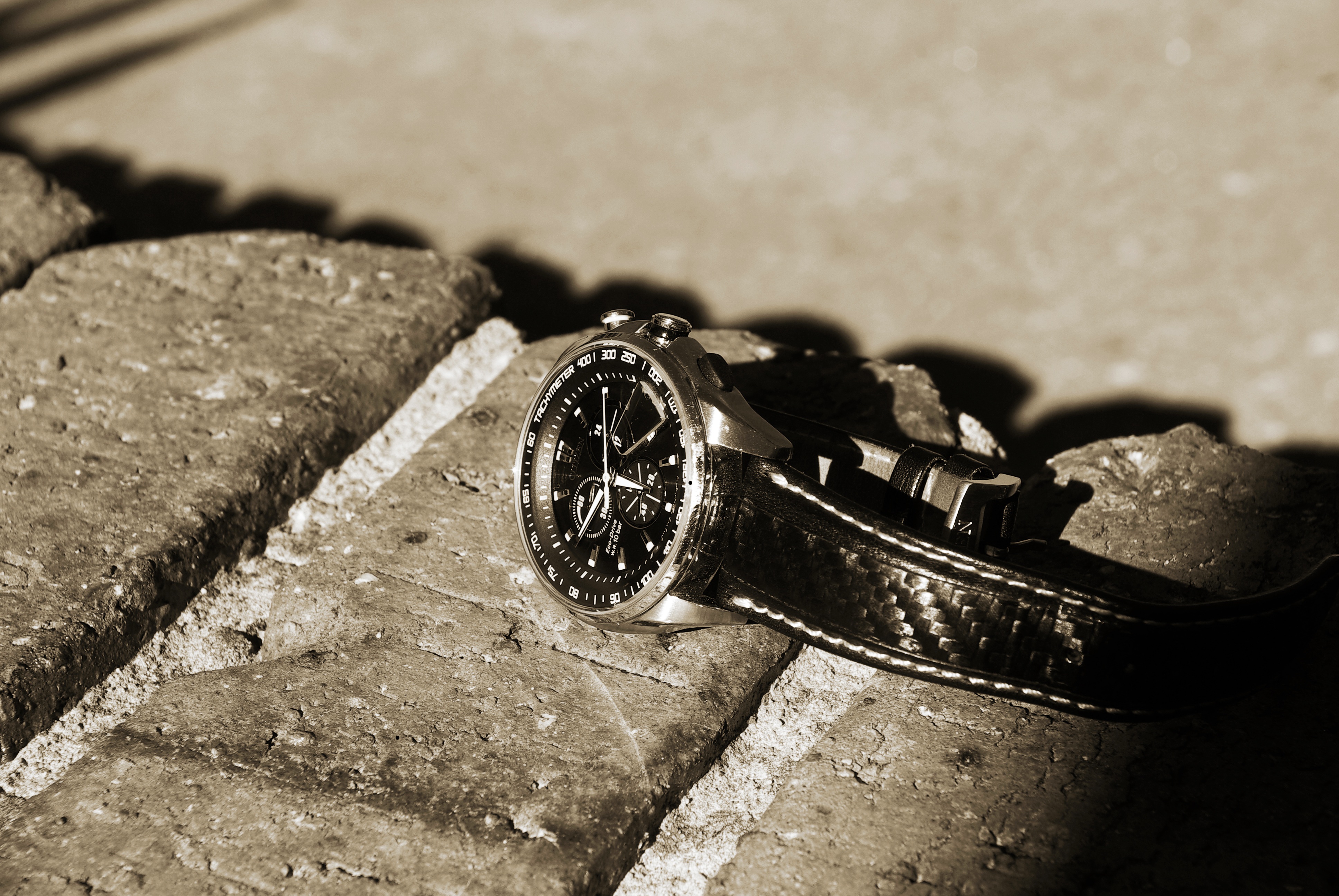 missing, metal, selective focus, old, high angle view, pattern, day, chronometer, style, close-up, black, clock, textured, jewellery, analog, work tool, HD Wallpaper