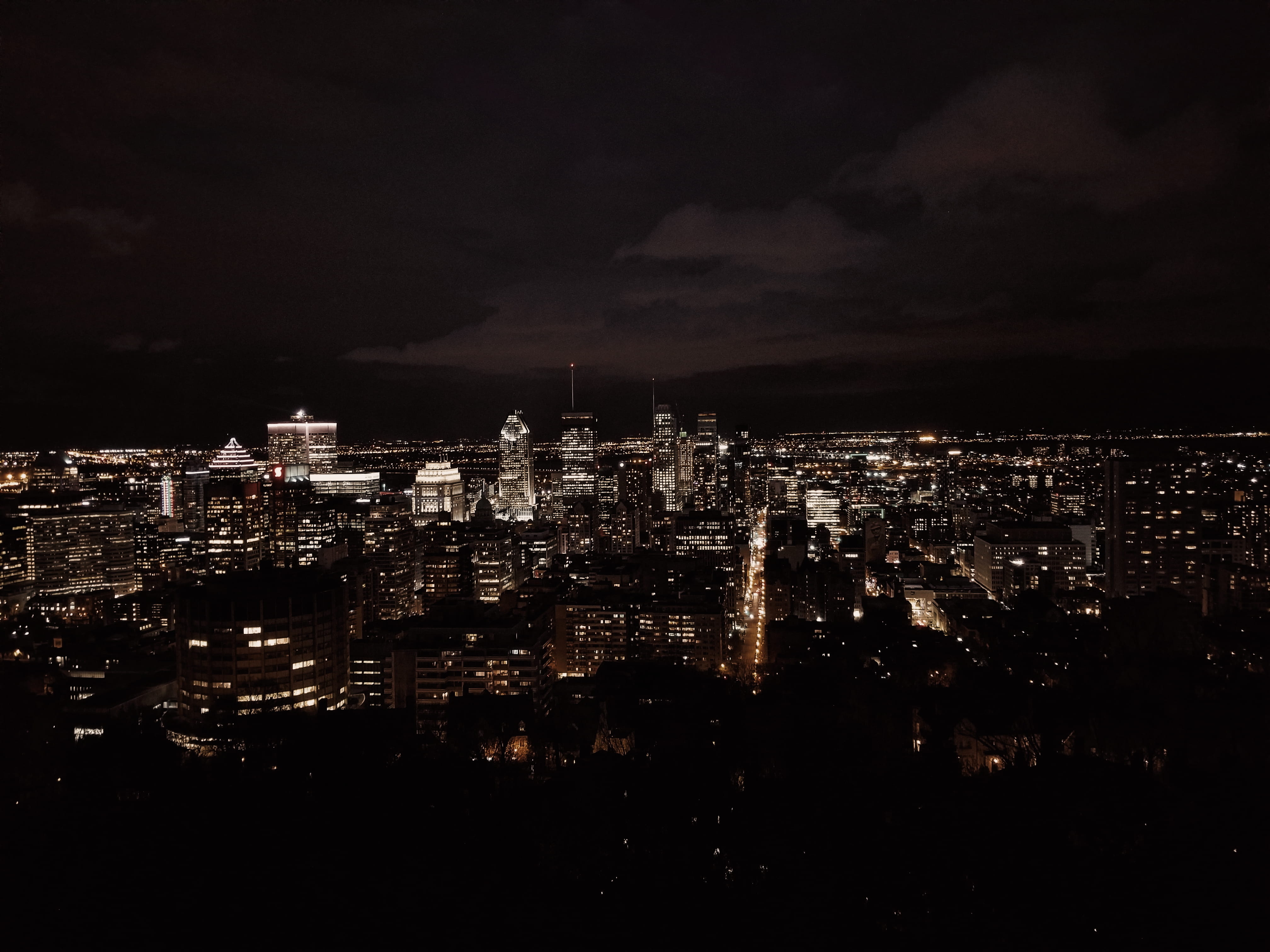 building exterior, citylights, crowded, tower, crowd, view, light, aerial, residential district, horizon, city view, office building exterior, illuminated, HD Wallpaper