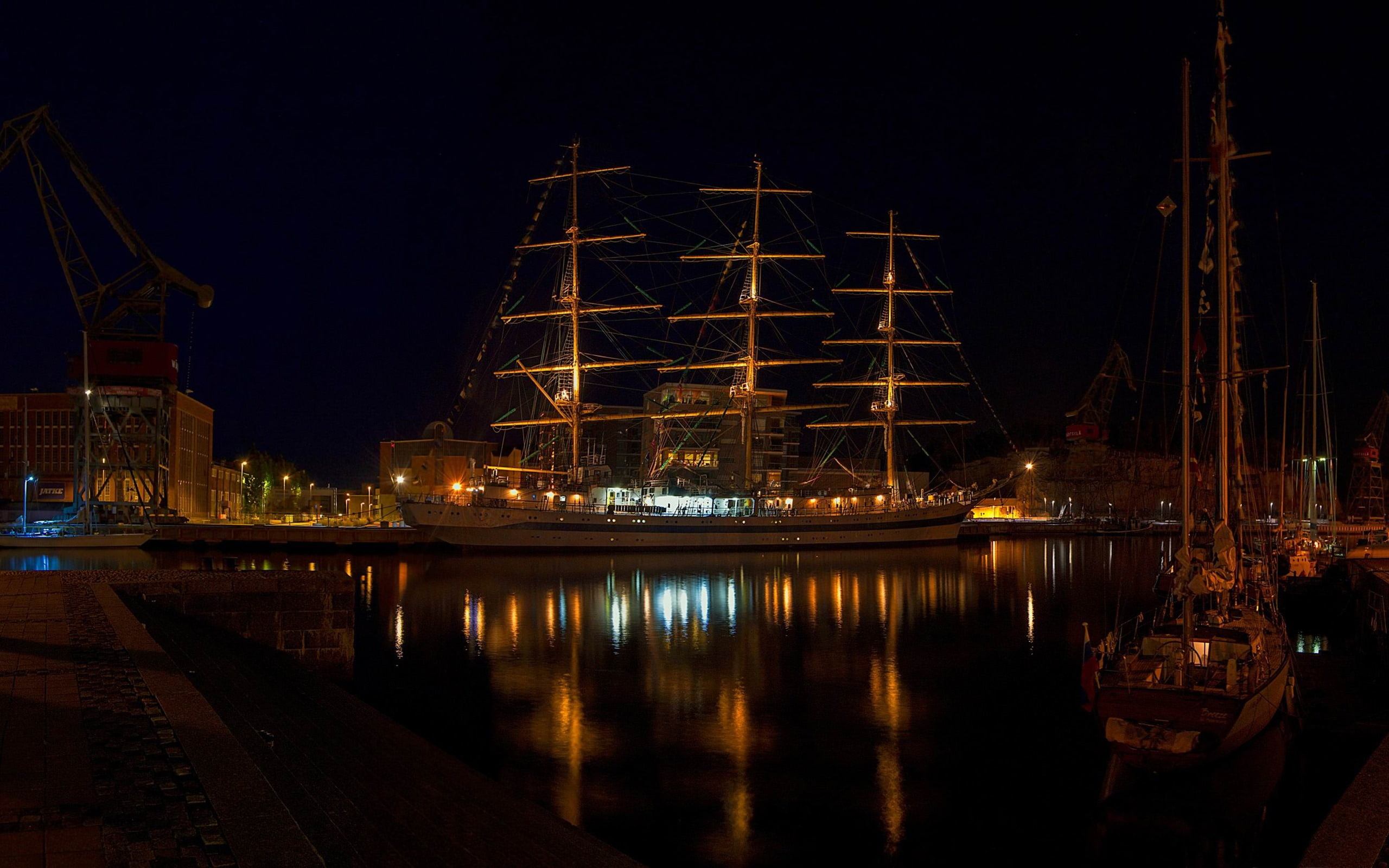 anchored, travel destinations, transportation, built structure, no people, sea, nautical vessel, marina, ship, hd, cities, outdoors, illuminated, HD Wallpaper