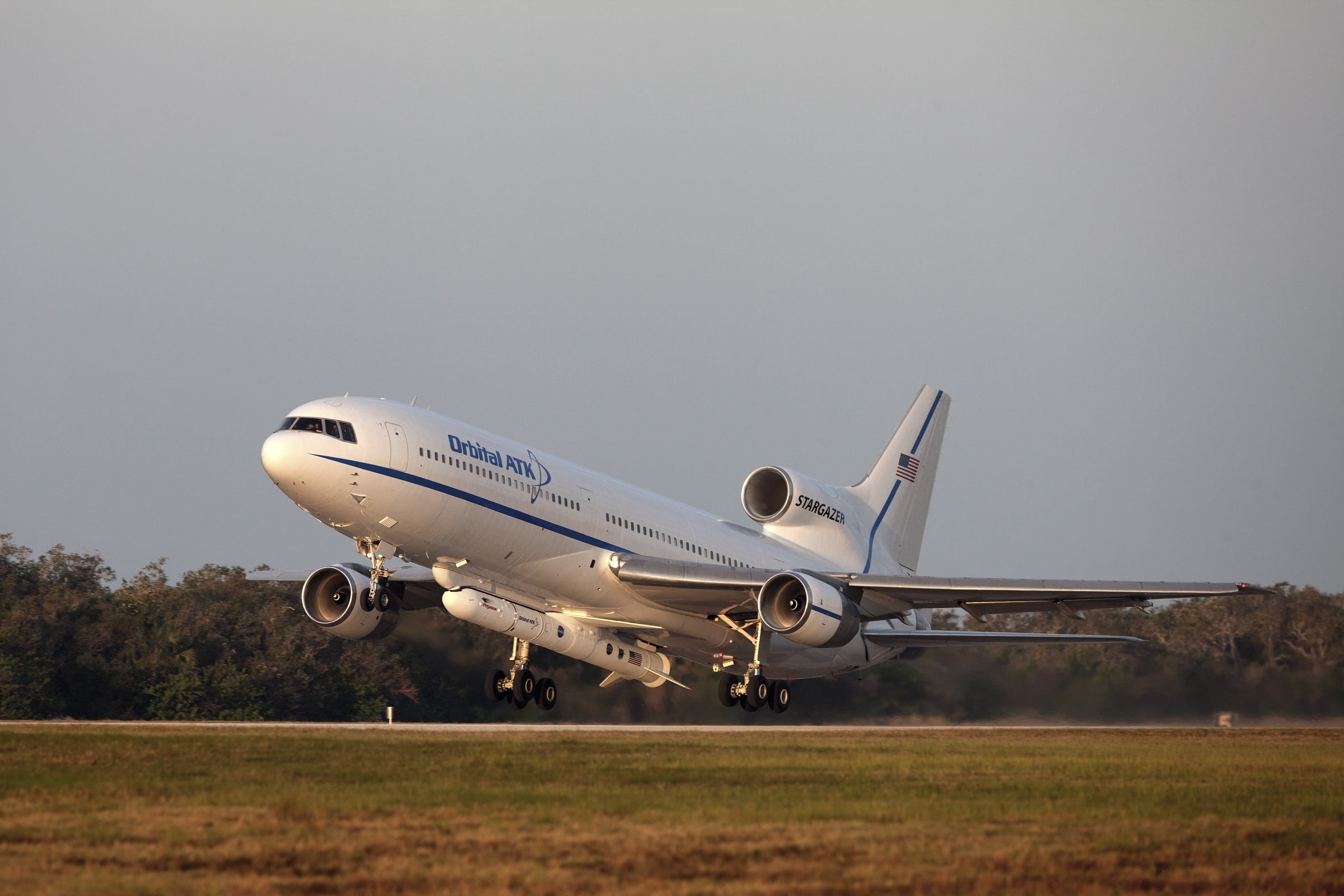 sky, cygnss, landing - touching down, copy space, transportation, l-1011, airport runway, cockpit, aircraft, commercial airplane, orbital atk, take off, HD Wallpaper