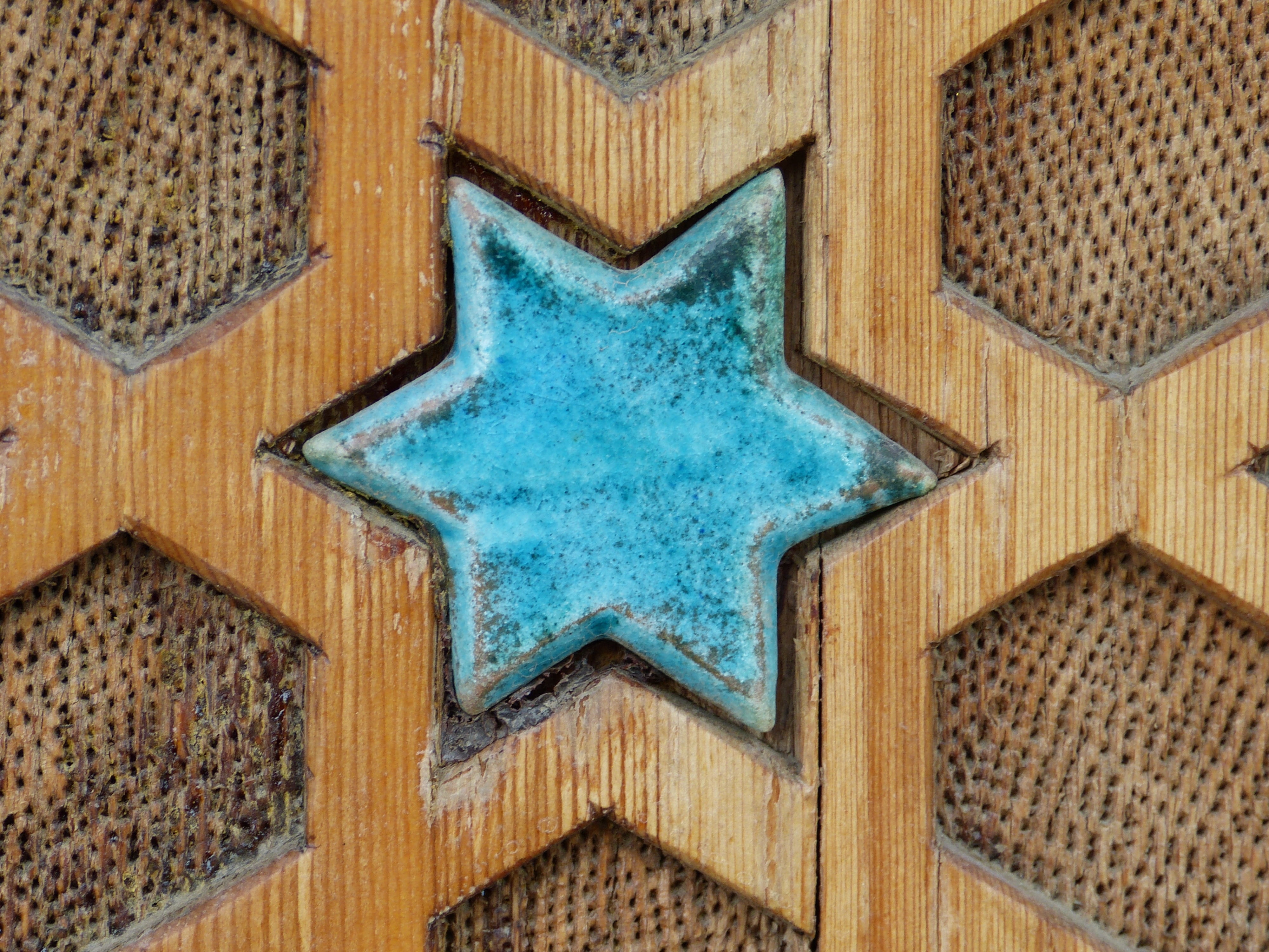 shape, 4K, ceiling, full frame, brown, star, directly below, turquoise, ceramic, built structure, architecture, pattern, day, textured, no people, wood - material, HD Wallpaper