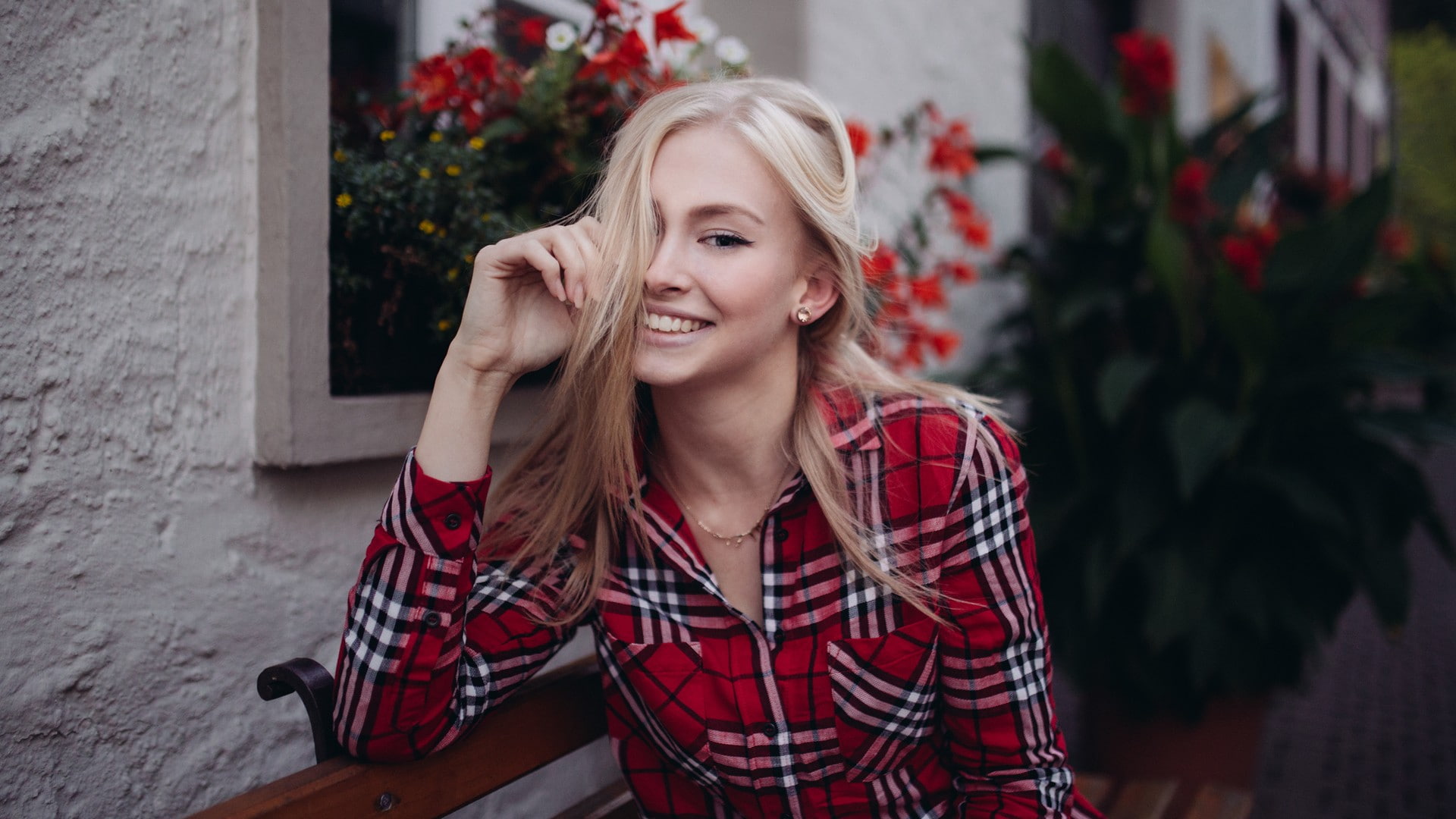 sitting, women, young women, red, flowers, hair, checkered, shirt, looking at viewer, smiling, happiness, bench, portrait, emotion, outdoors, looking at camera, HD Wallpaper