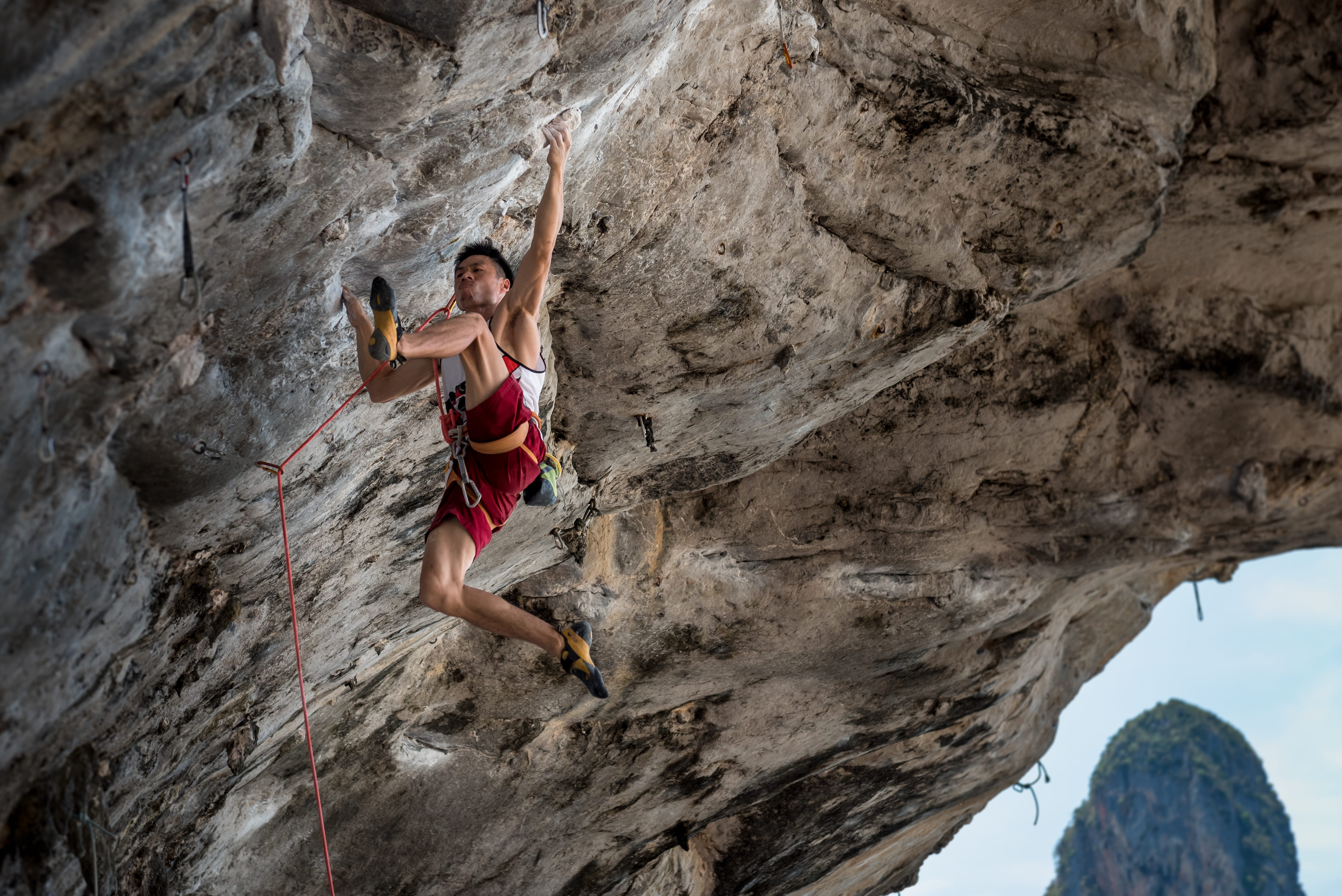 effort, strength, vitality, outdoors, adult, adventure, solid, extreme sports, young adult, female, gripping, leisure activity, rock, rock face, sport, HD Wallpaper