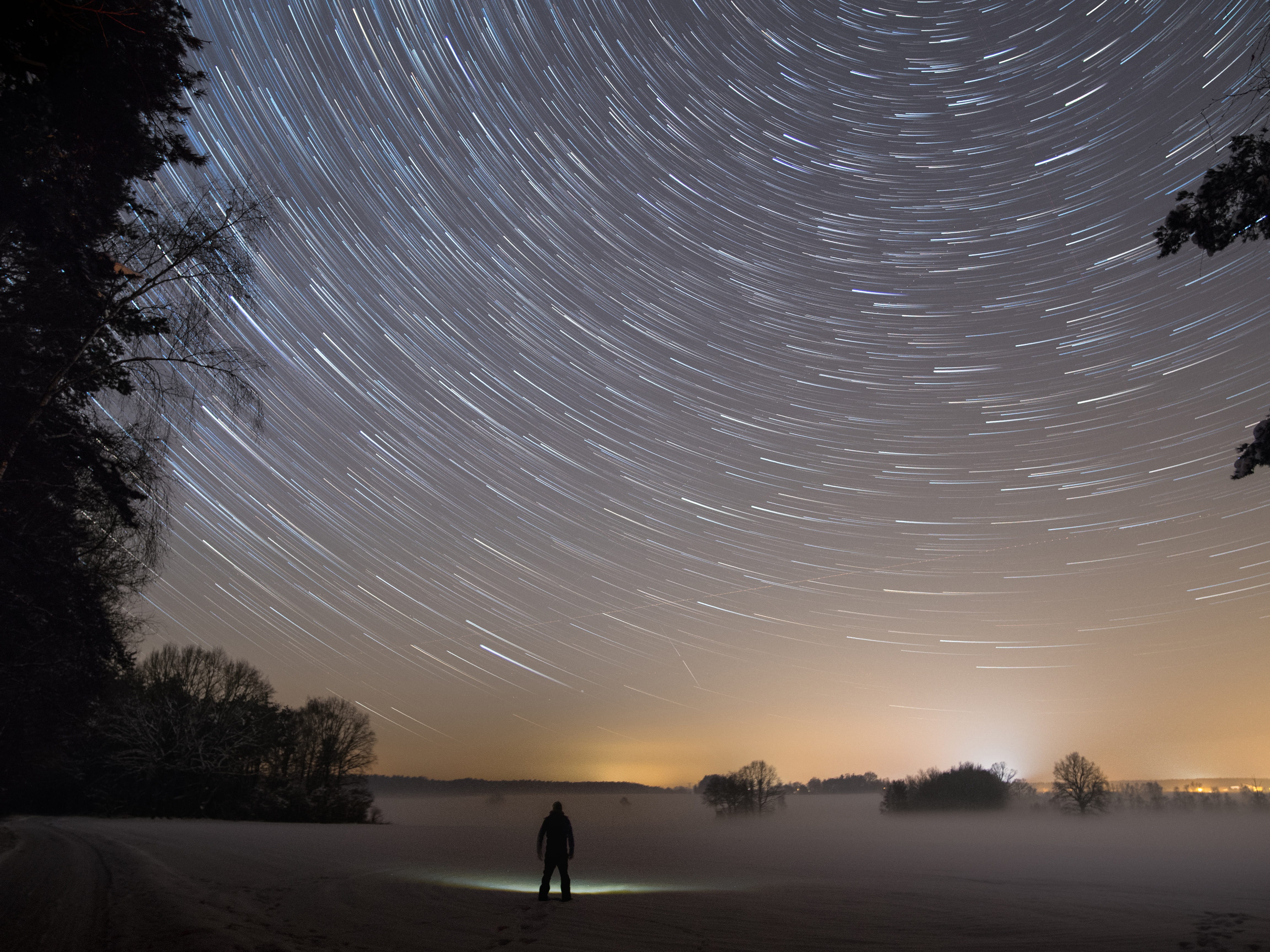 astronomy, field, landscape, real people, dark, rotation of the earth, black, tranquil scene, light, space, starry sky, long exposure, scenics - nature, HD Wallpaper