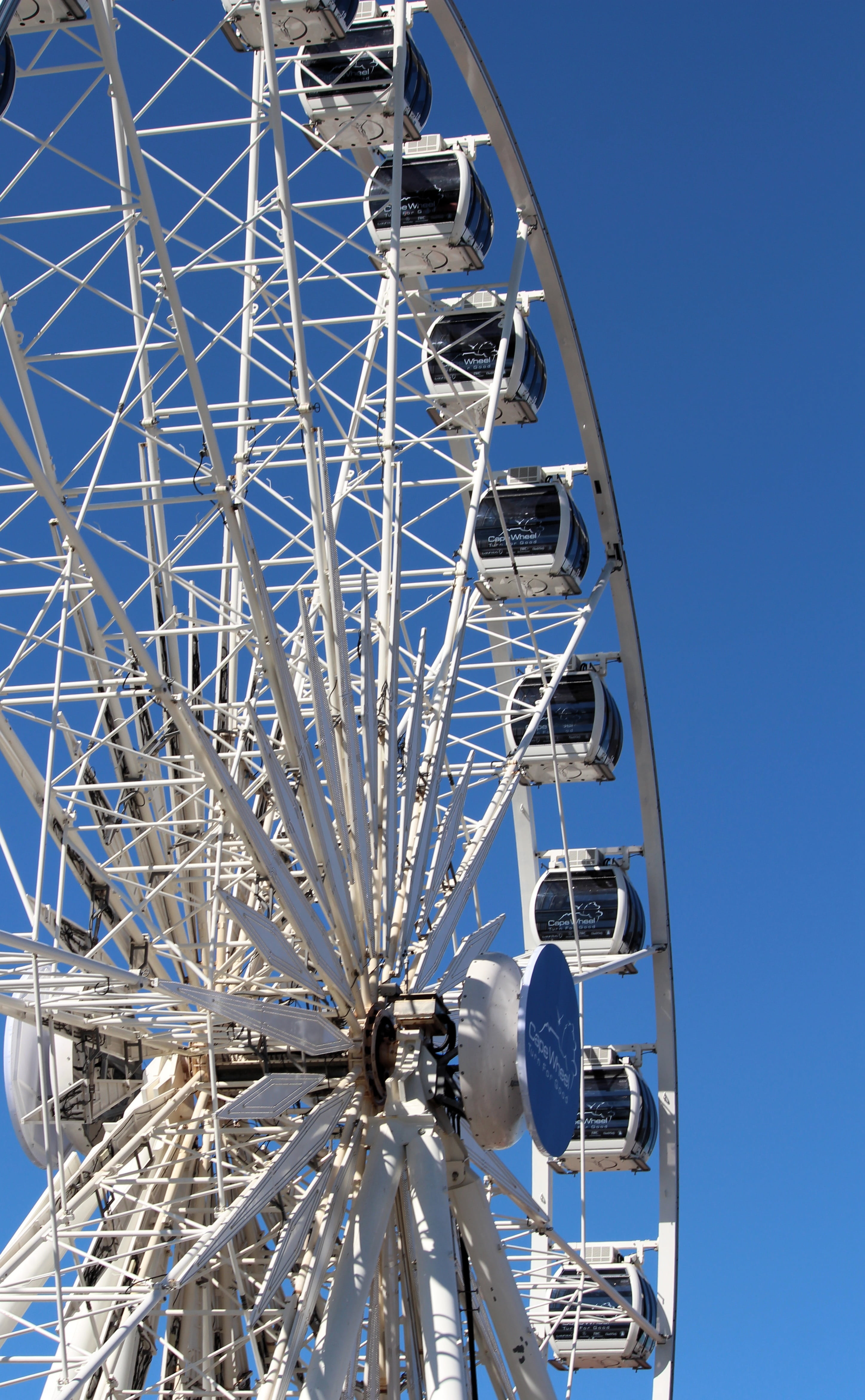 leisure activity, amusement park, cabin, fly, distant view, arts culture and entertainment, wheel, metal, shape, dom, spoke, low angle view, partly cloudy, Phone HD Wallpaper